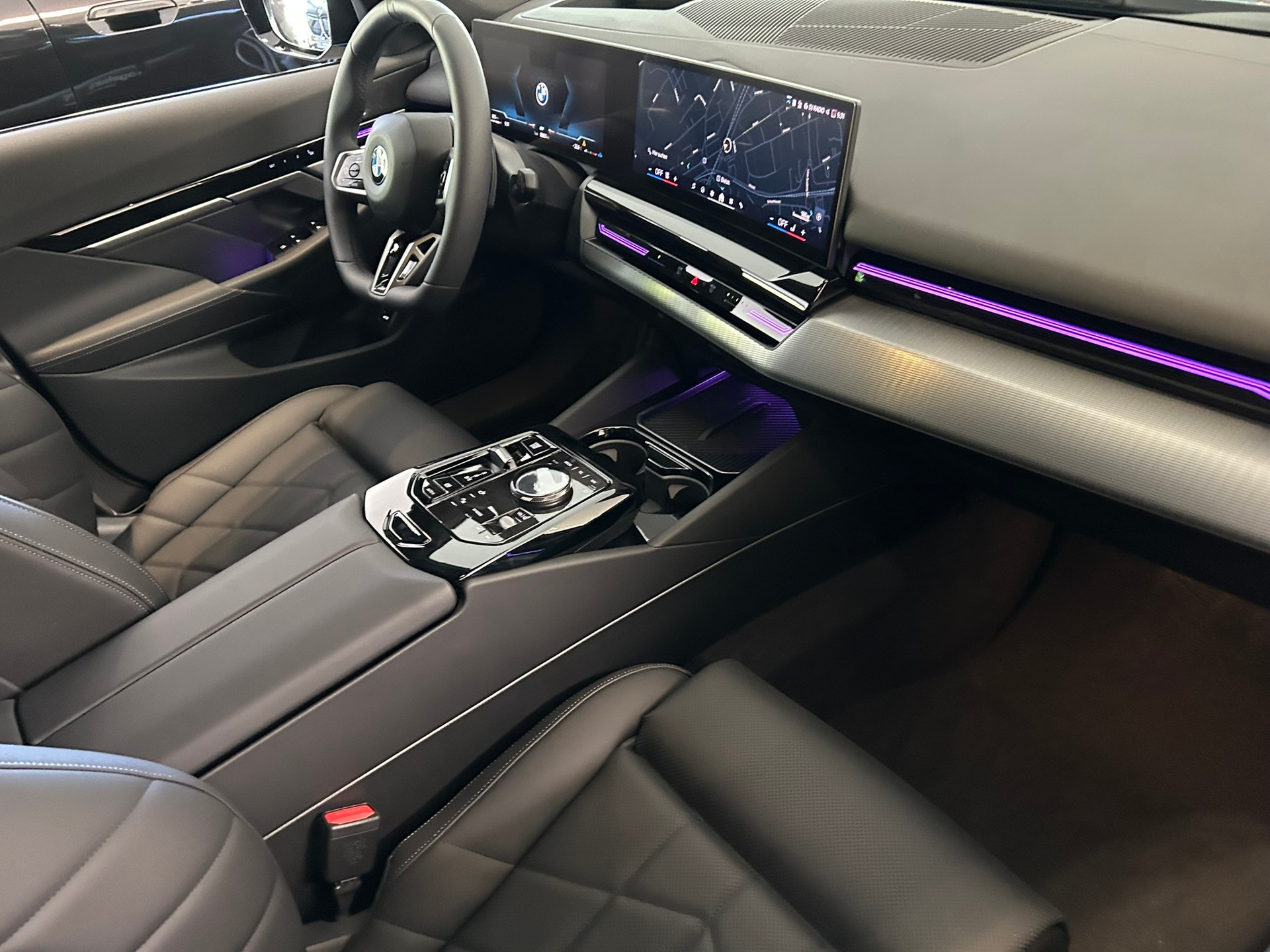 BMW 520d xDrive 48V Touring M Sport Pro Steptronic-image-30