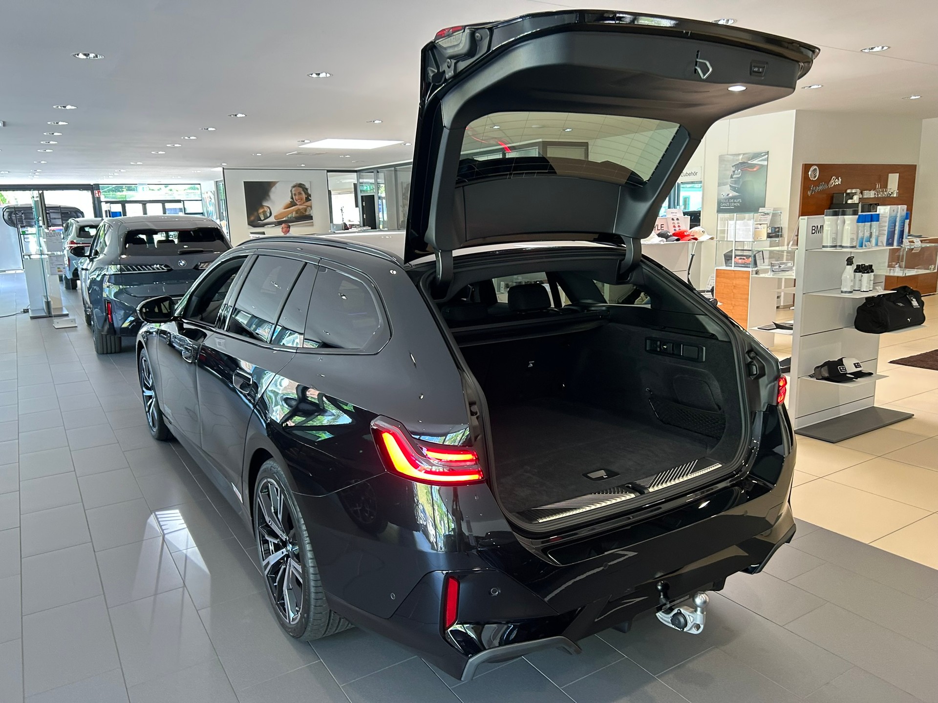 BMW 520d xDrive 48V Touring M Sport Pro Steptronic-image-15