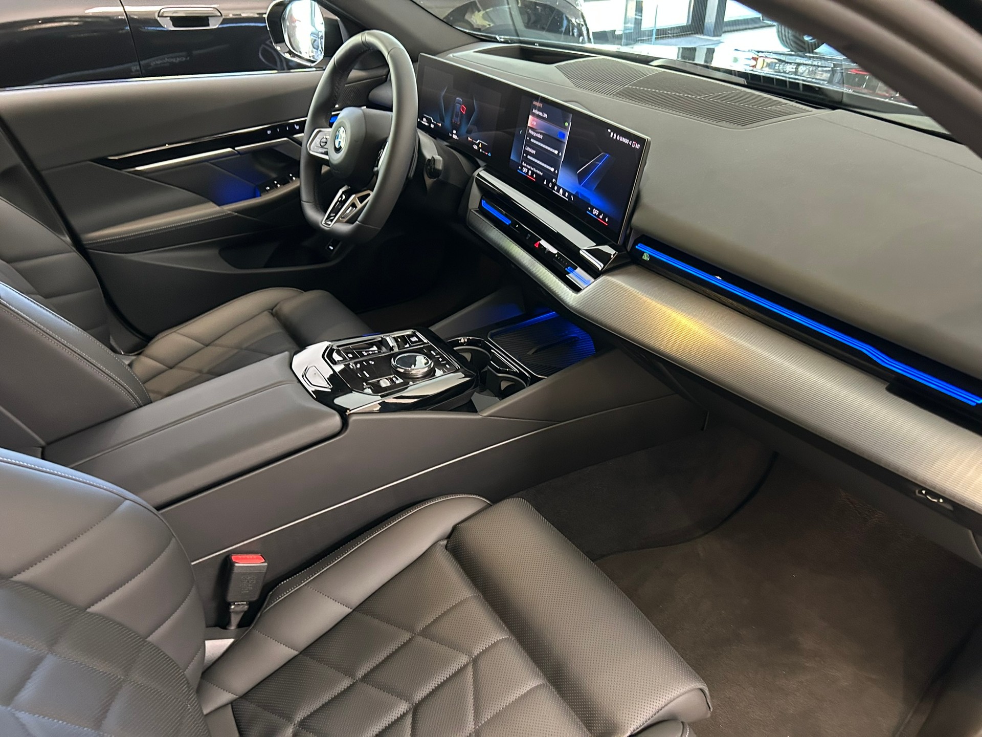 BMW 520d xDrive 48V Touring M Sport Pro Steptronic-image-31