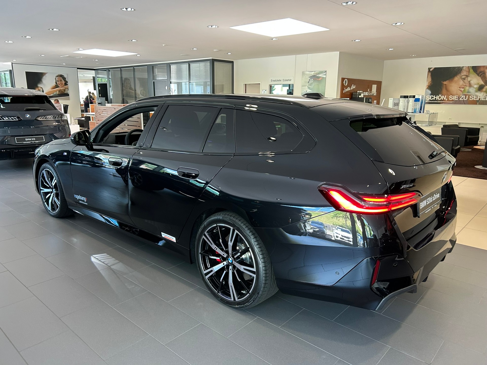 BMW 520d xDrive 48V Touring M Sport Pro Steptronic-image-11