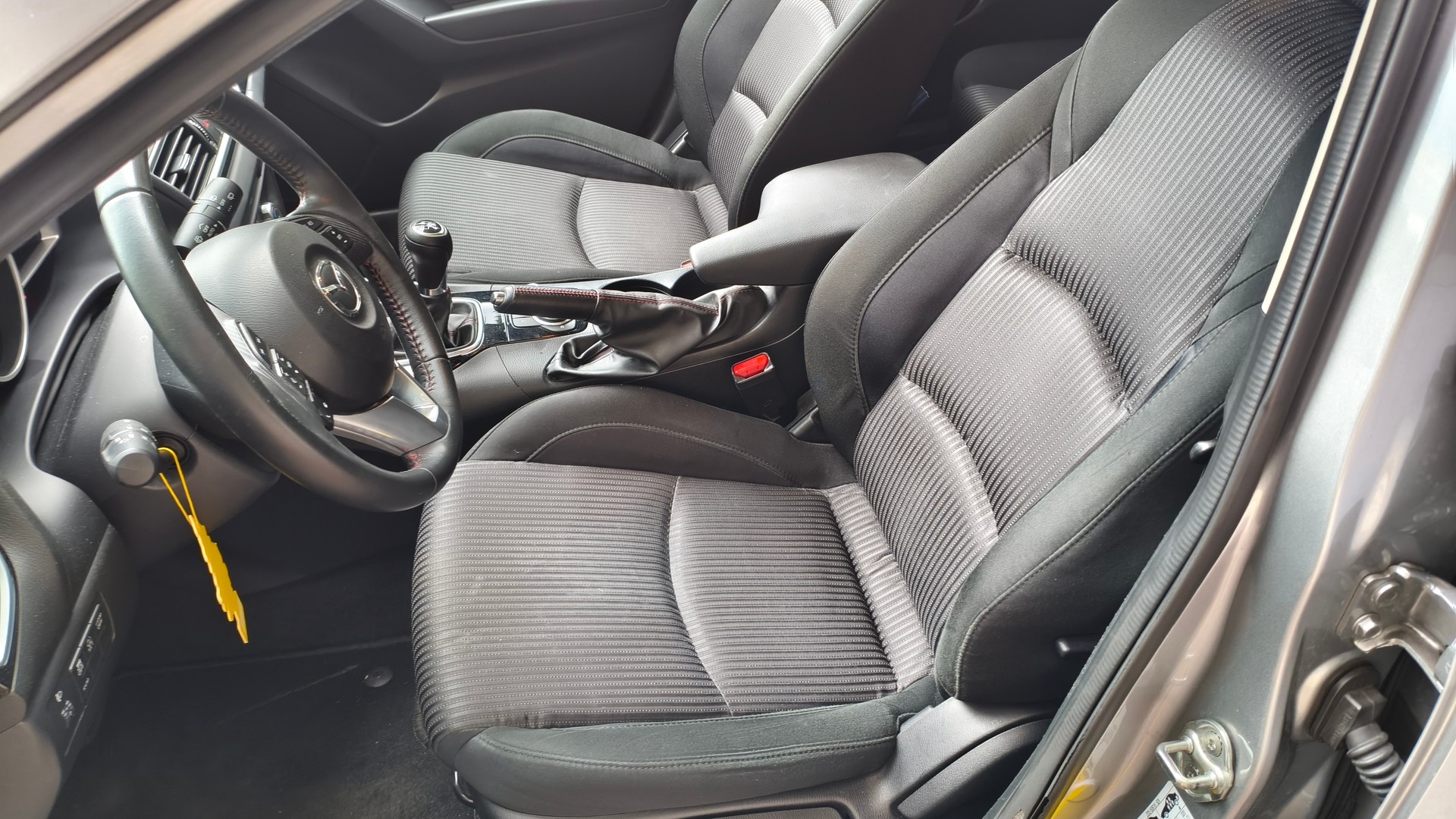 MAZDA 3 2.0 16V Ambition Plus-image-8