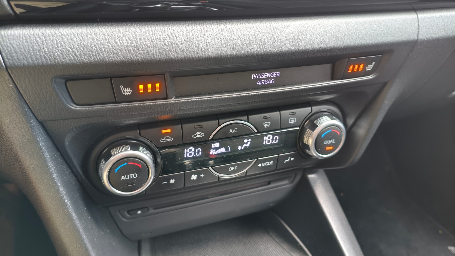 MAZDA 3 2.0 16V Ambition Plus-image-9