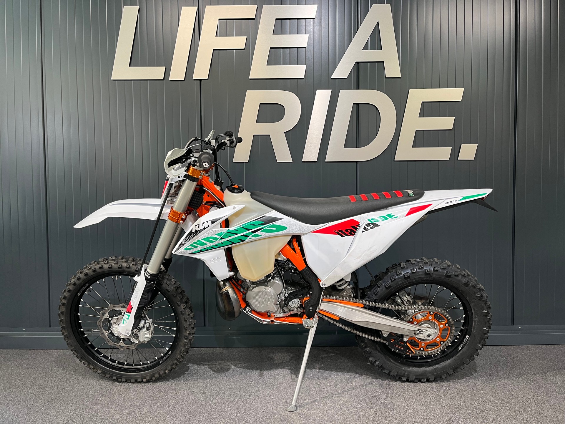 KTM 300 EXC TPI Six Days 2T-image-2