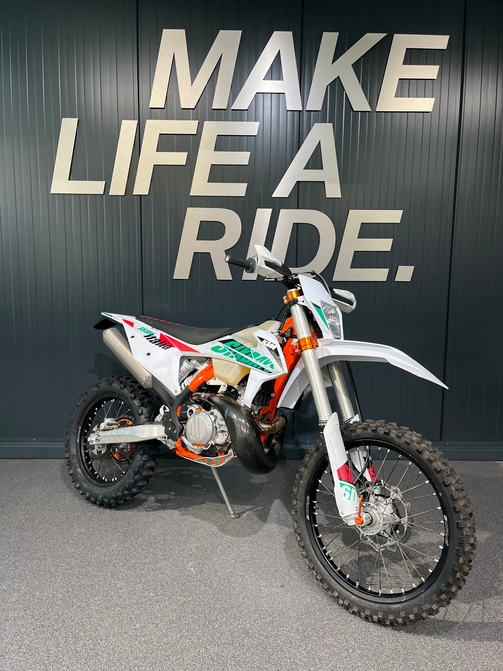 KTM 300 EXC TPI Six Days 2T-image-1
