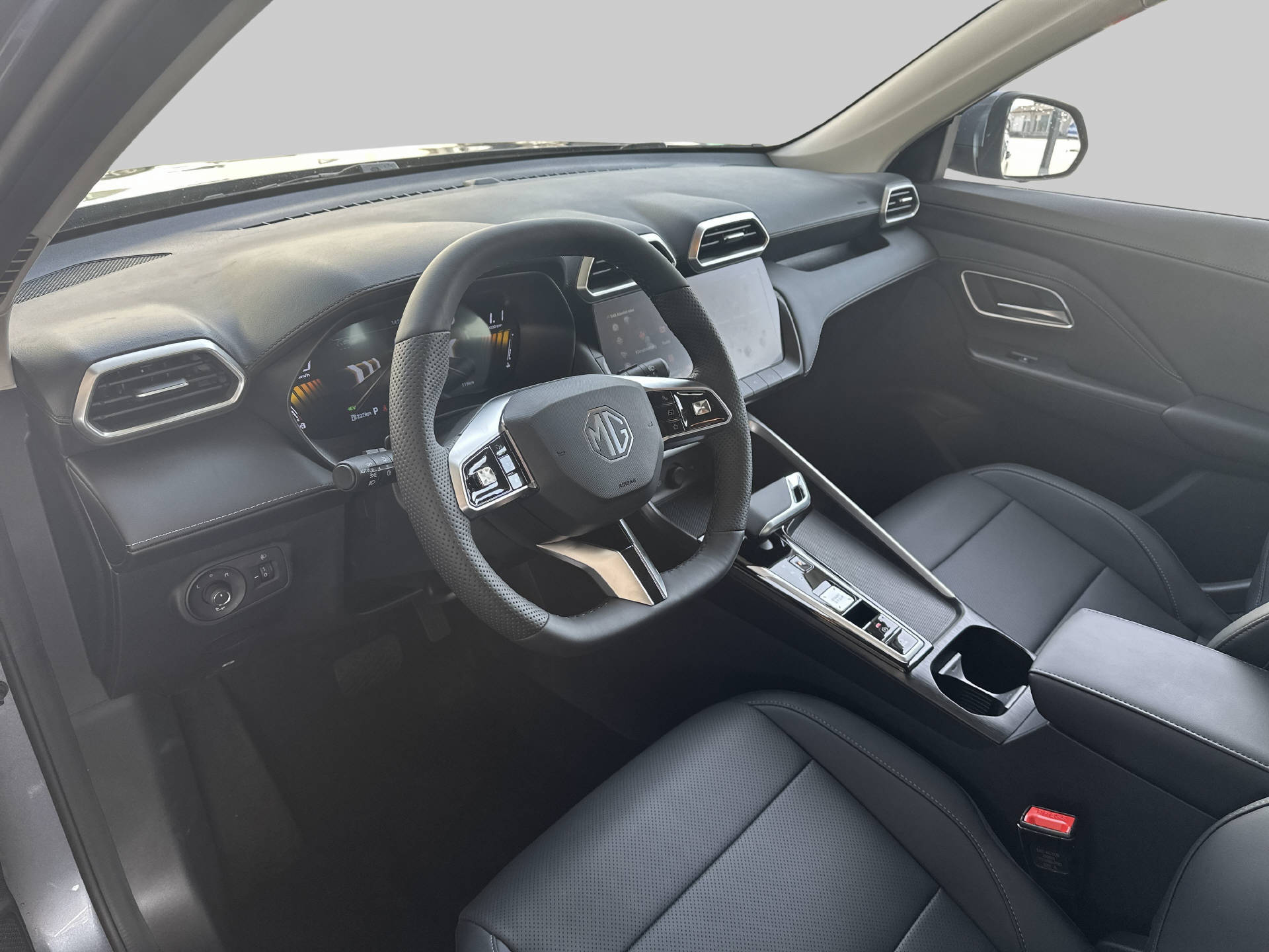 MG ZS 1.5 Hybrid+ Luxury-image-5