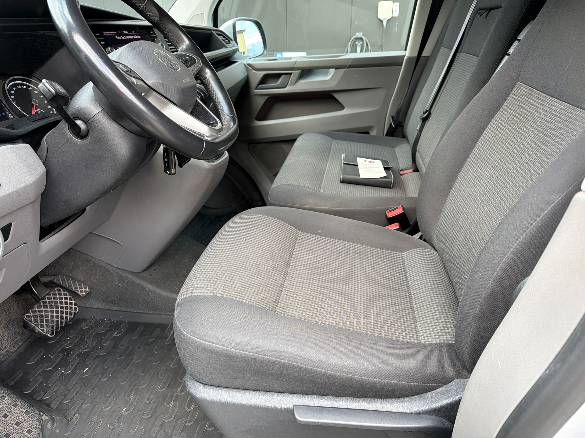 VW T6.1 2.0 Bi-TDI 4Motion DSG-image-10