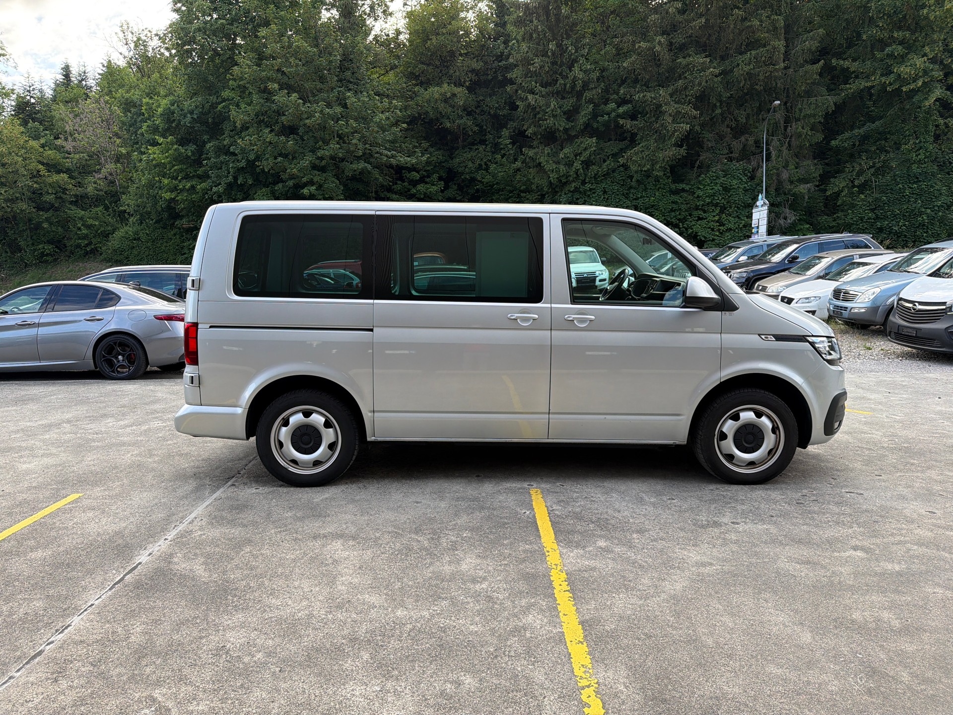 VW T6.1 2.0 Bi-TDI 4Motion DSG-image-5