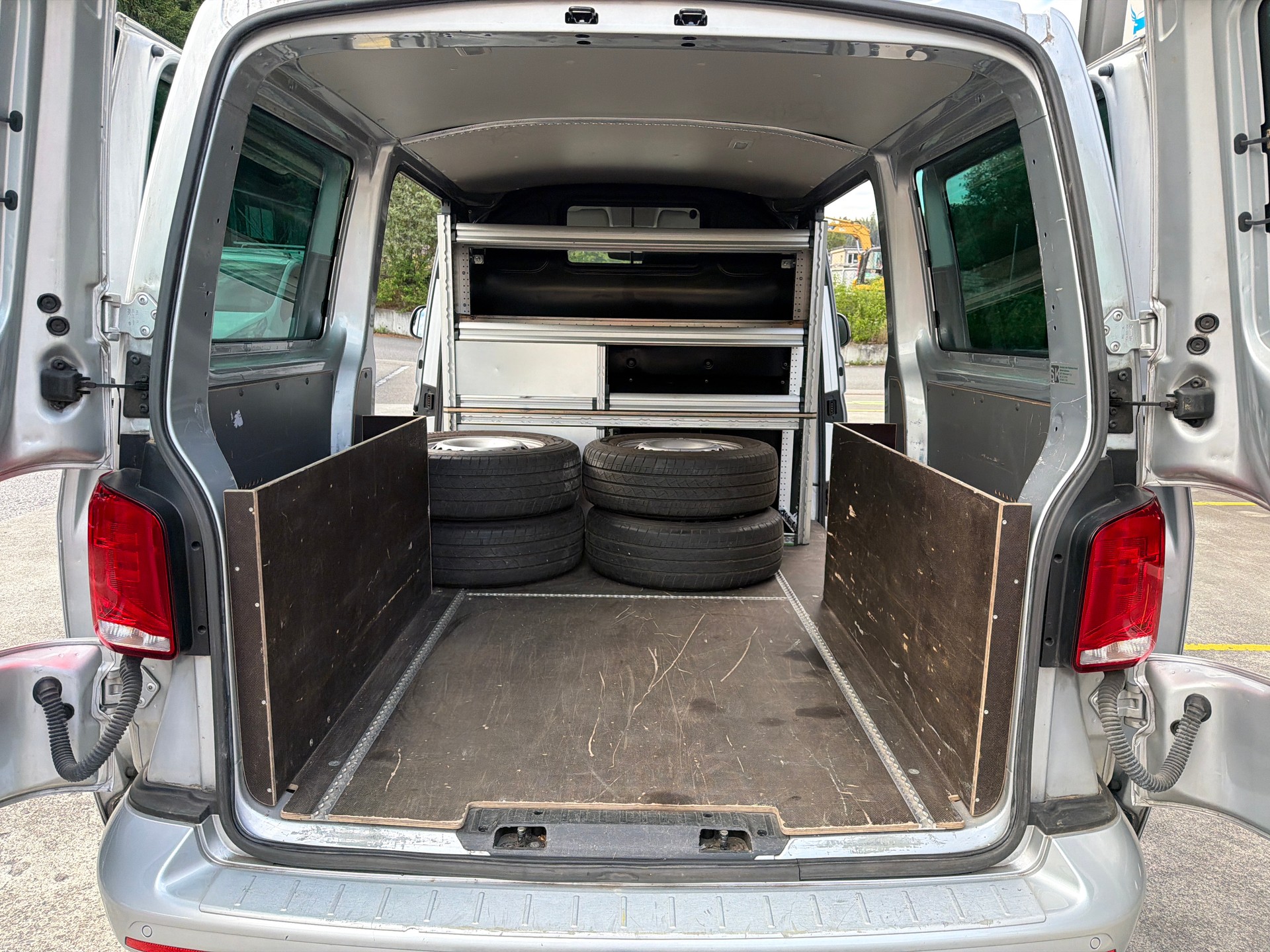 VW T6.1 2.0 Bi-TDI 4Motion DSG-image-9