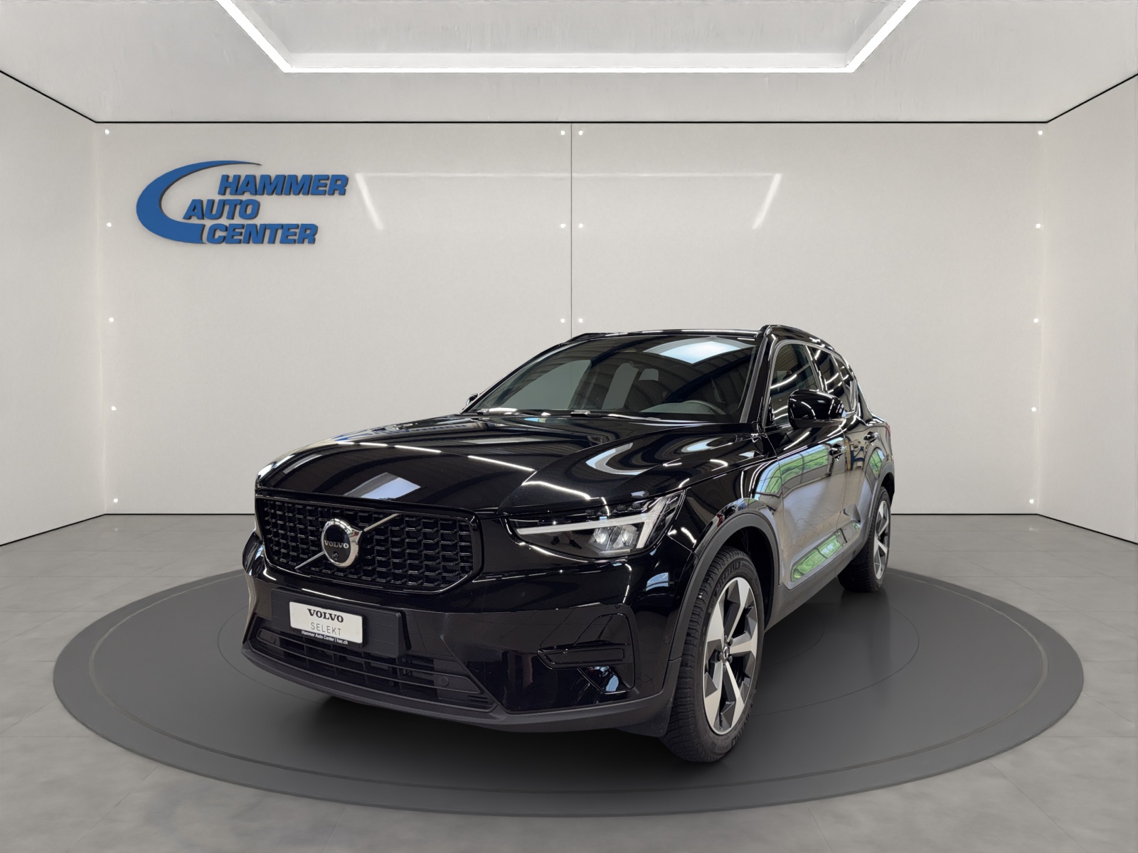 VOLVO XC40 2.0 B4 MH Plus Dark
