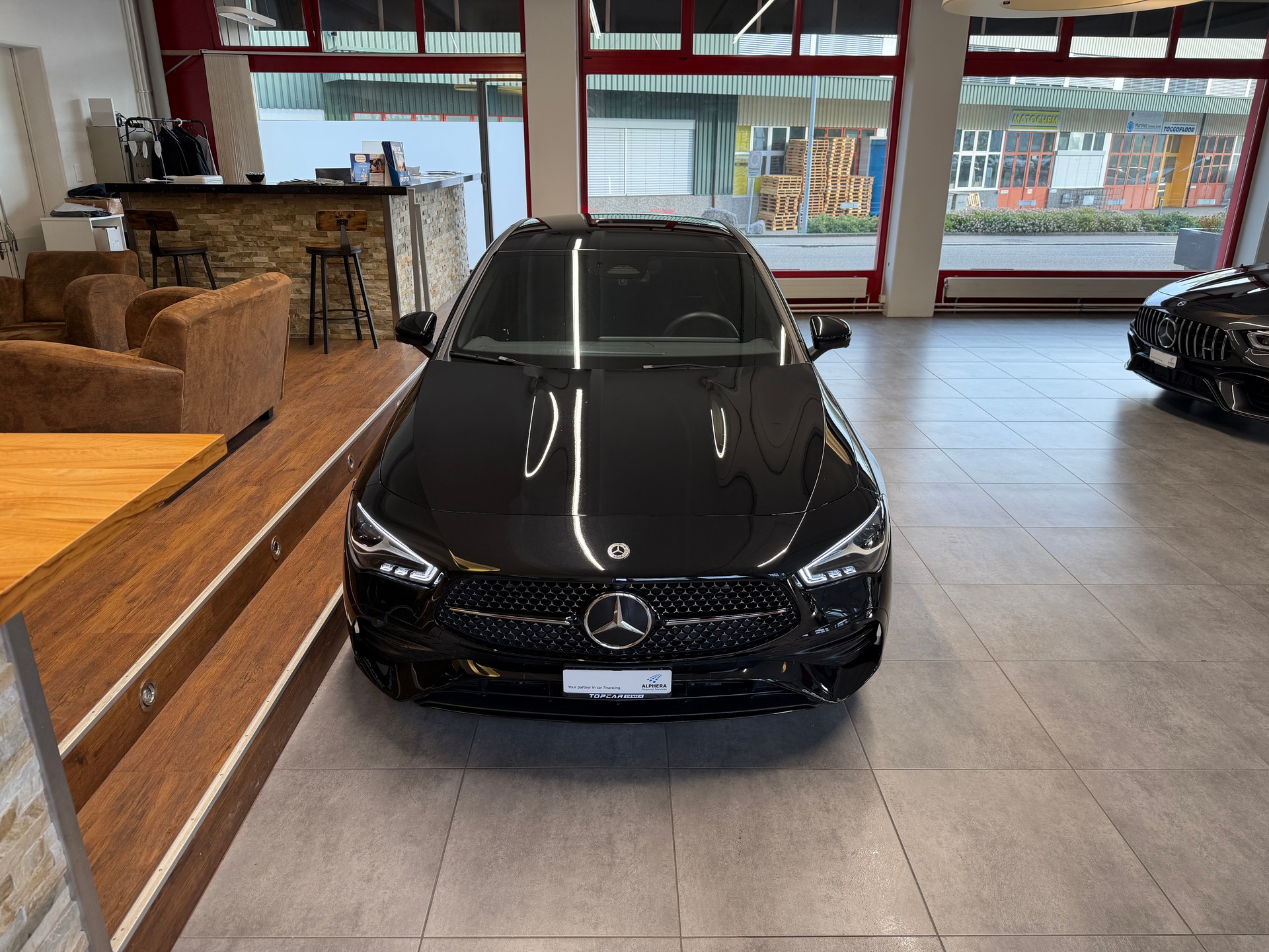 MERCEDES-BENZ CLA 200 7G-DCT AMG Line-image-8