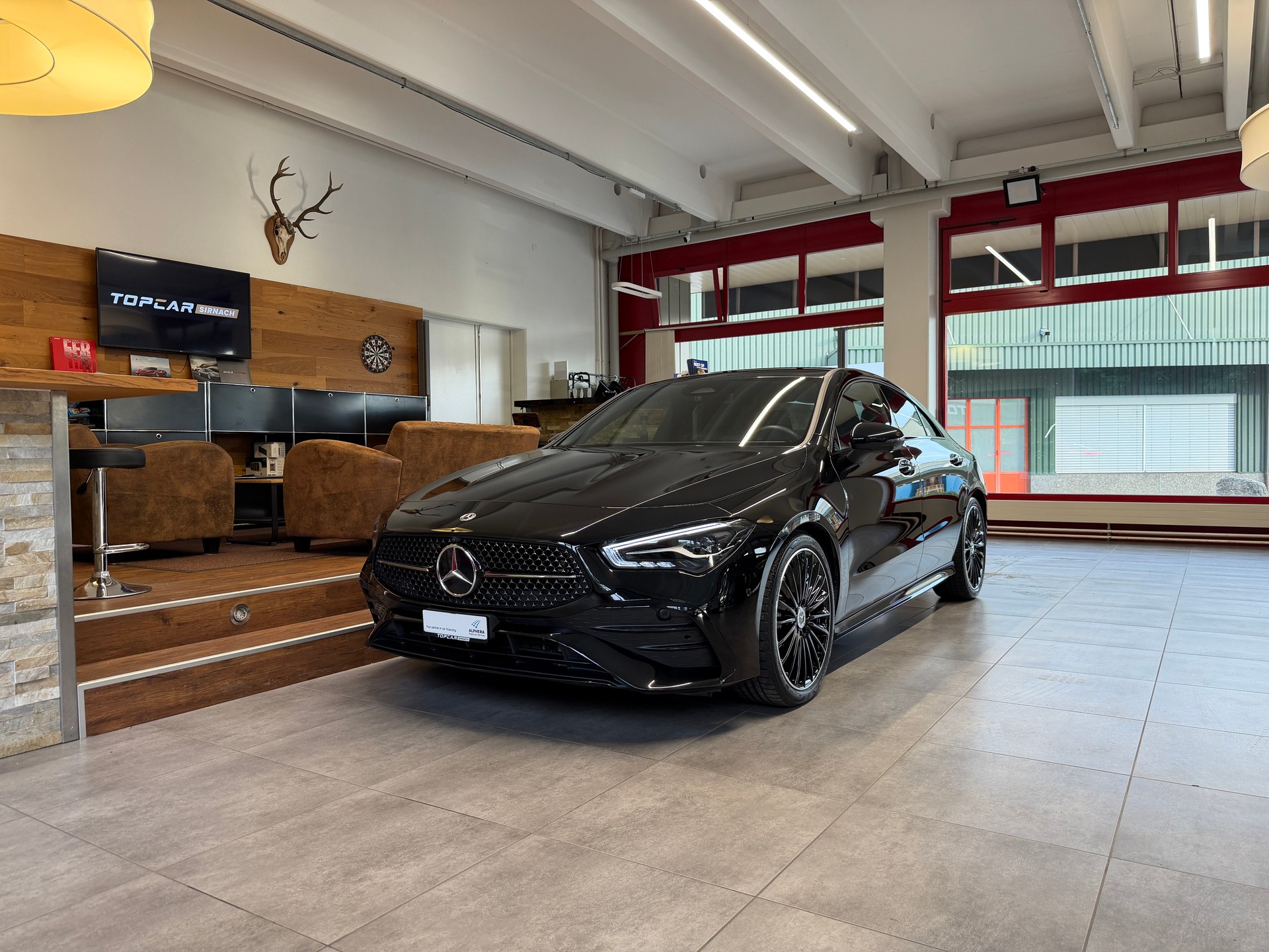 MERCEDES-BENZ CLA 200 7G-DCT AMG Line-showroom-element-1