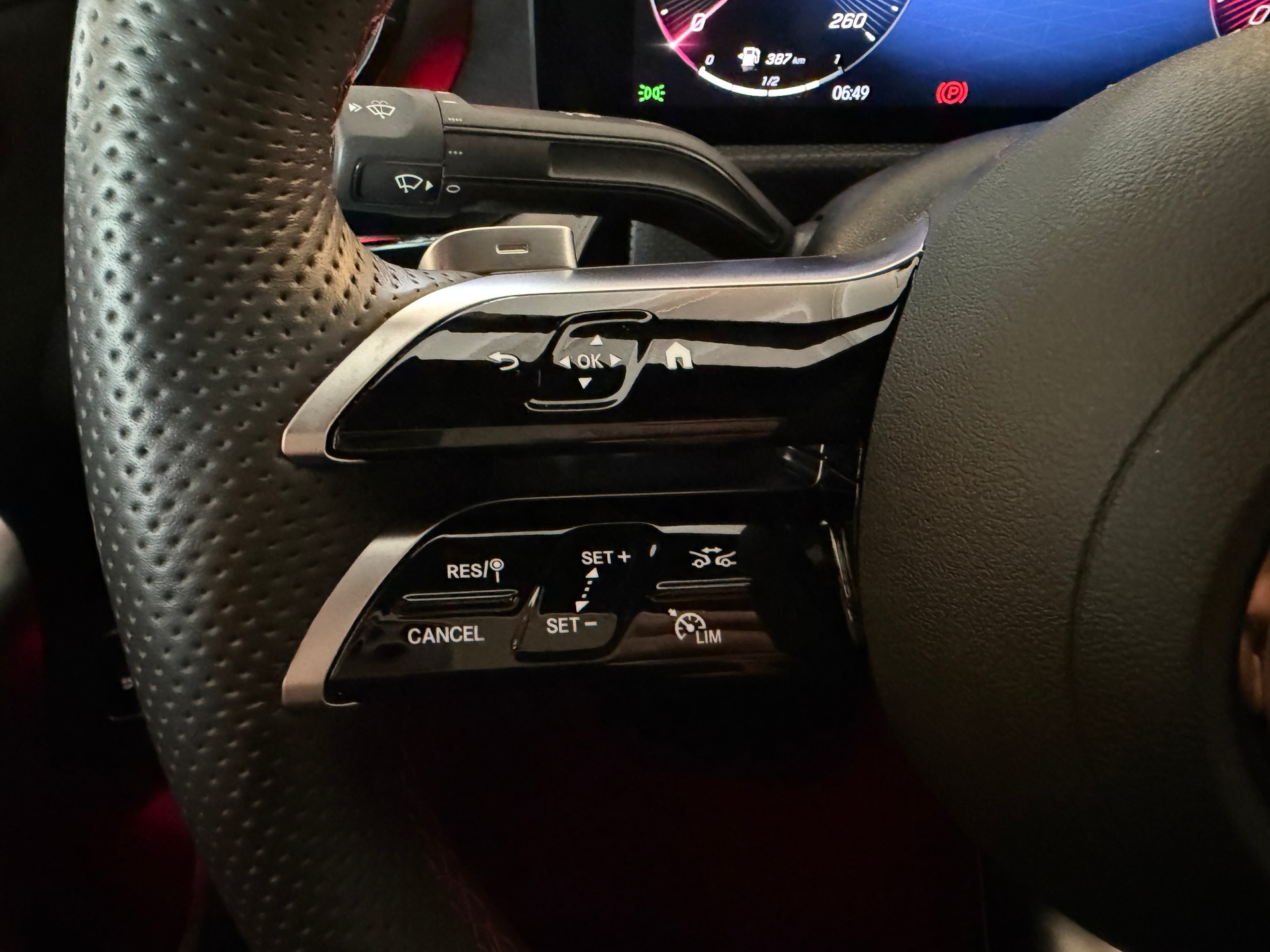 MERCEDES-BENZ CLA 200 7G-DCT AMG Line-image-16
