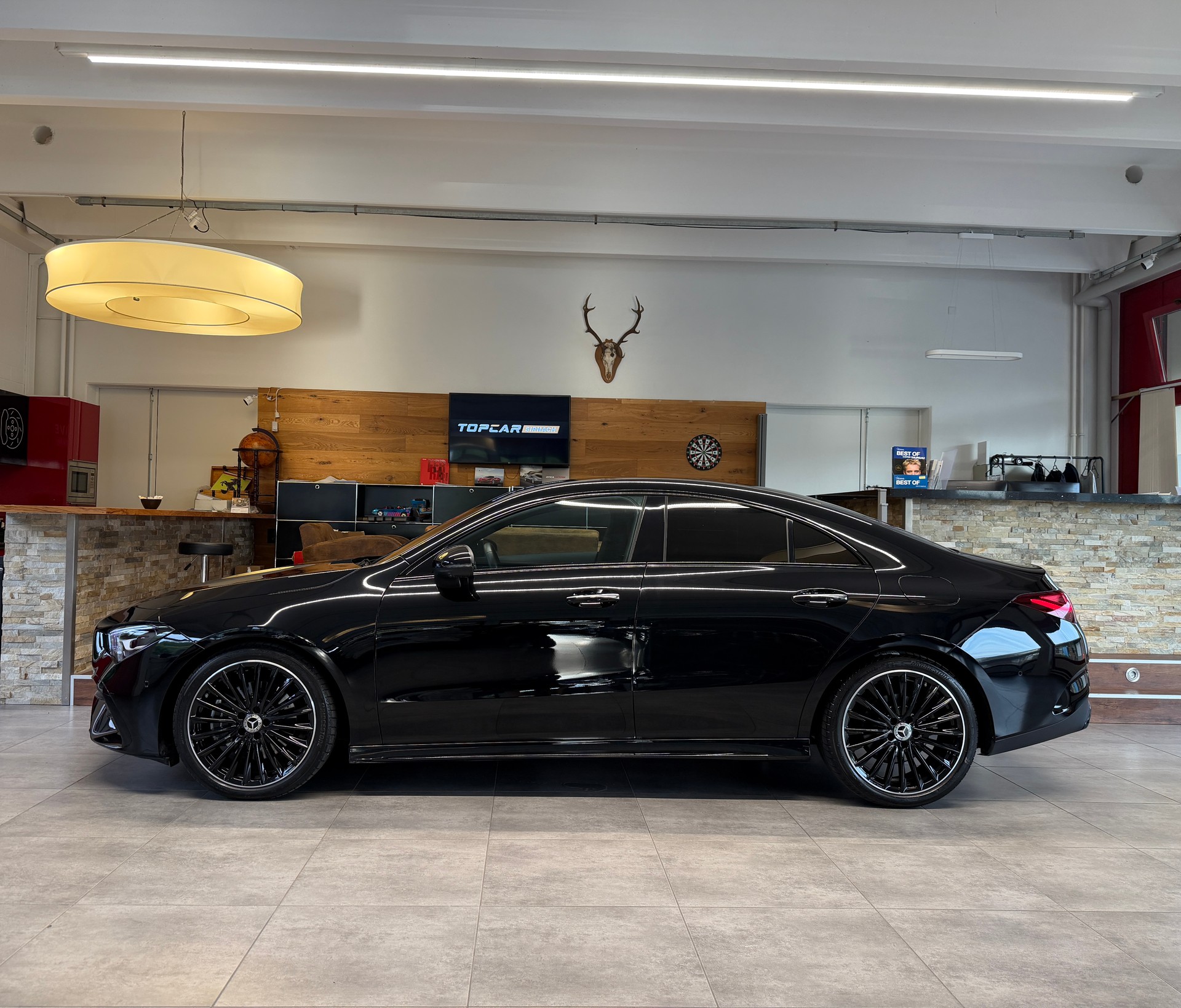 MERCEDES-BENZ CLA 200 7G-DCT AMG Line-showroom-element-2