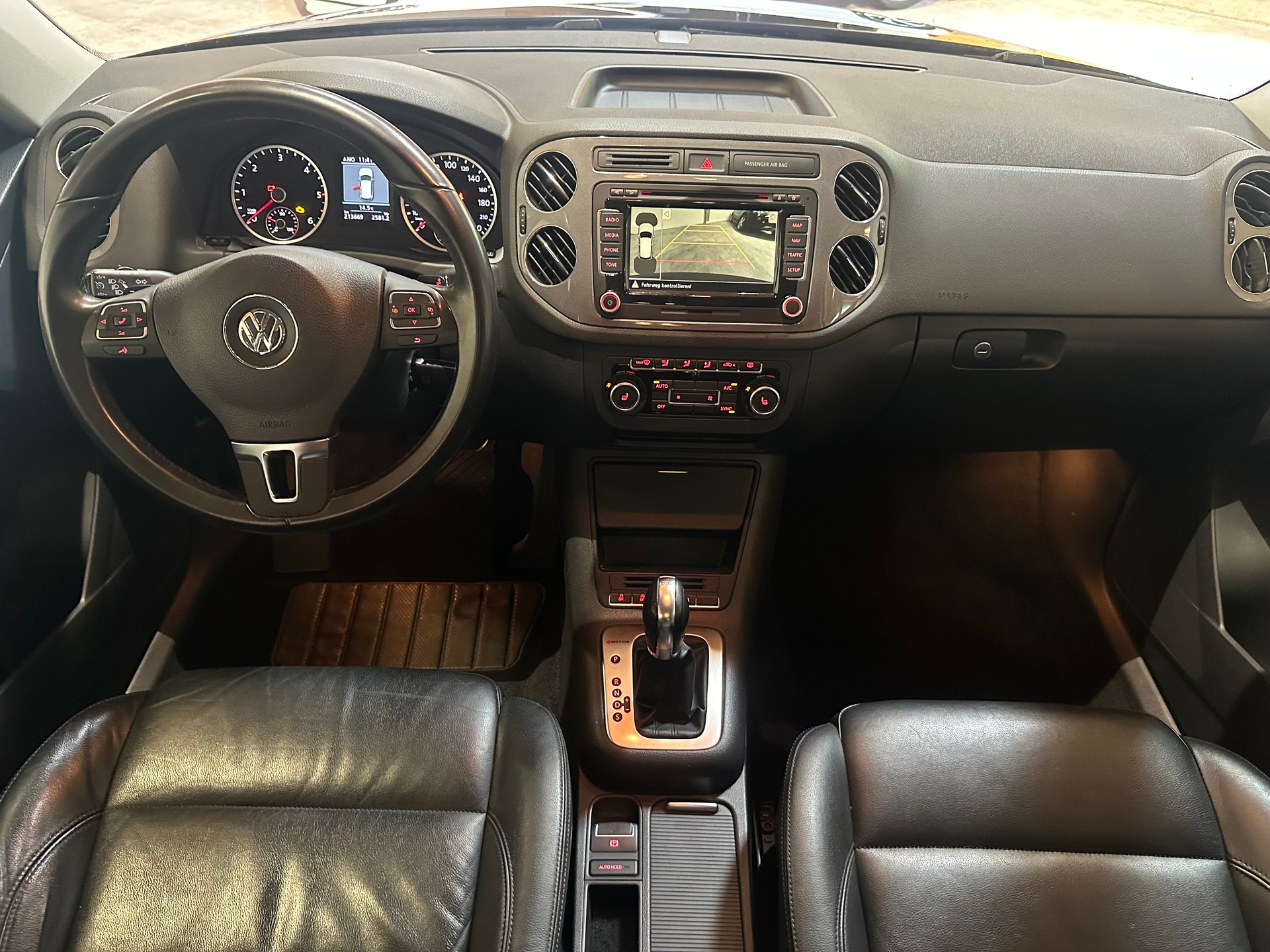 VW Tiguan 2.0 TDI BMT Design 4Motion DSG/Lückenlos VW-servicegepflegt/Äusserst gepflegter Zustand!-image-15