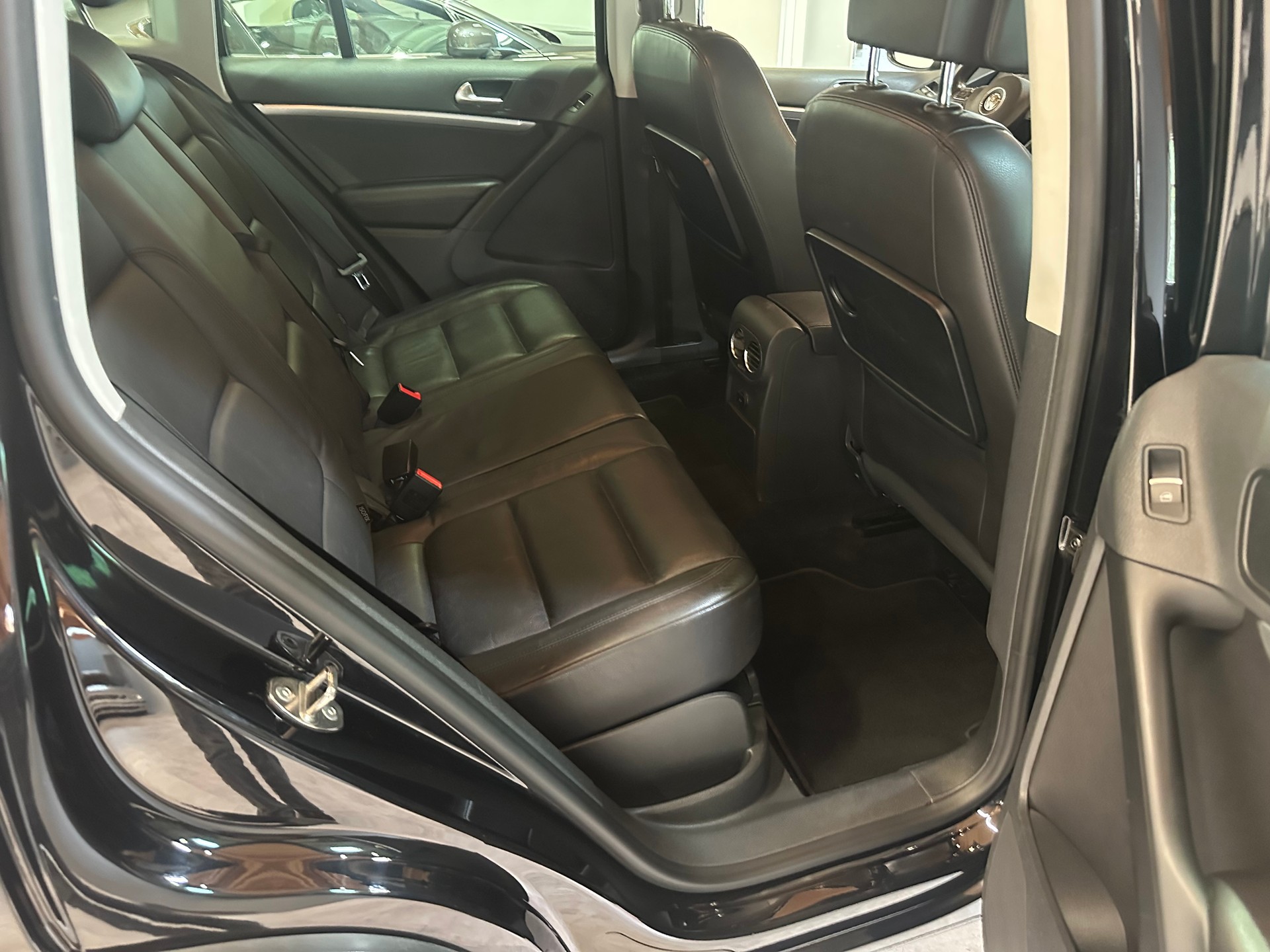 VW Tiguan 2.0 TDI BMT Design 4Motion DSG/Lückenlos VW-servicegepflegt/Äusserst gepflegter Zustand!-image-21