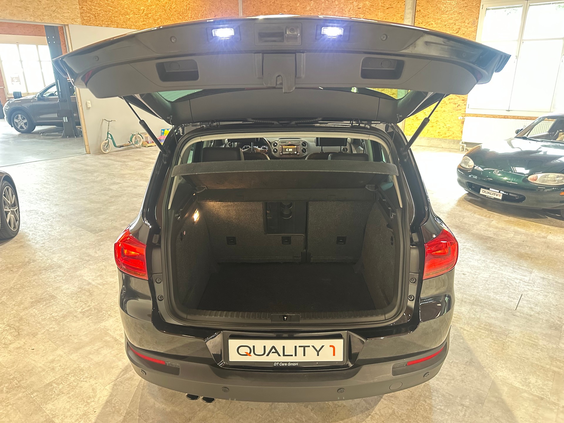 VW Tiguan 2.0 TDI BMT Design 4Motion DSG/Lückenlos VW-servicegepflegt/Äusserst gepflegter Zustand!-image-5