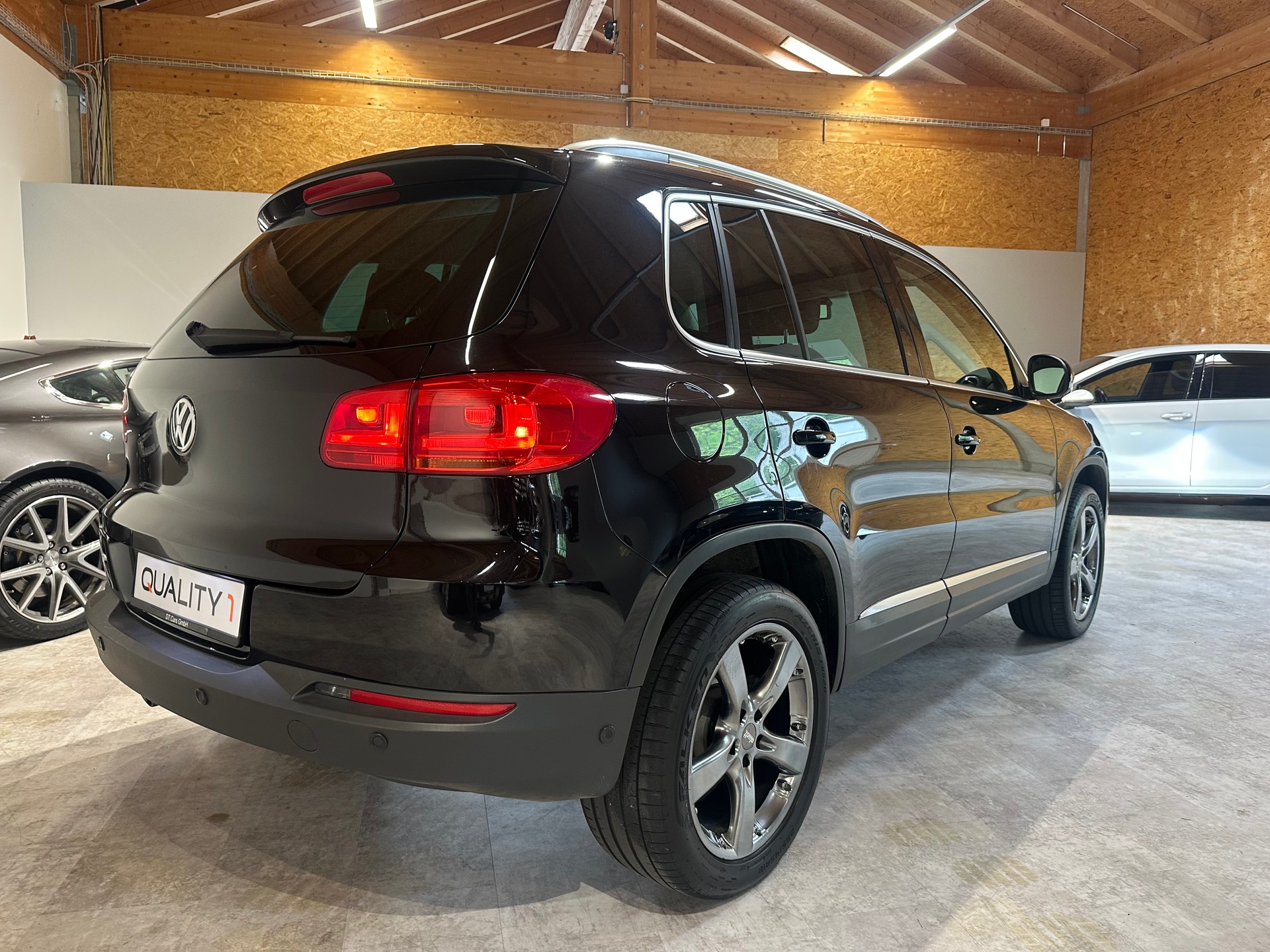 VW Tiguan 2.0 TDI BMT Design 4Motion DSG/Lückenlos VW-servicegepflegt/Äusserst gepflegter Zustand!-image-6