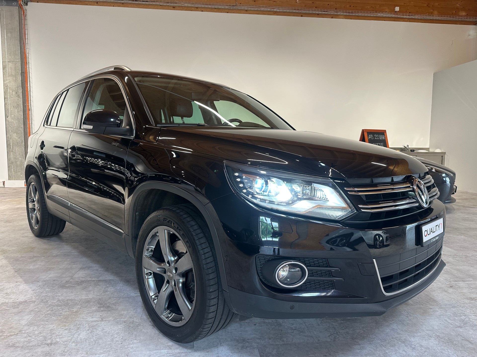 VW Tiguan 2.0 TDI BMT Design 4Motion DSG/Lückenlos VW-servicegepflegt/Äusserst gepflegter Zustand!-image-8