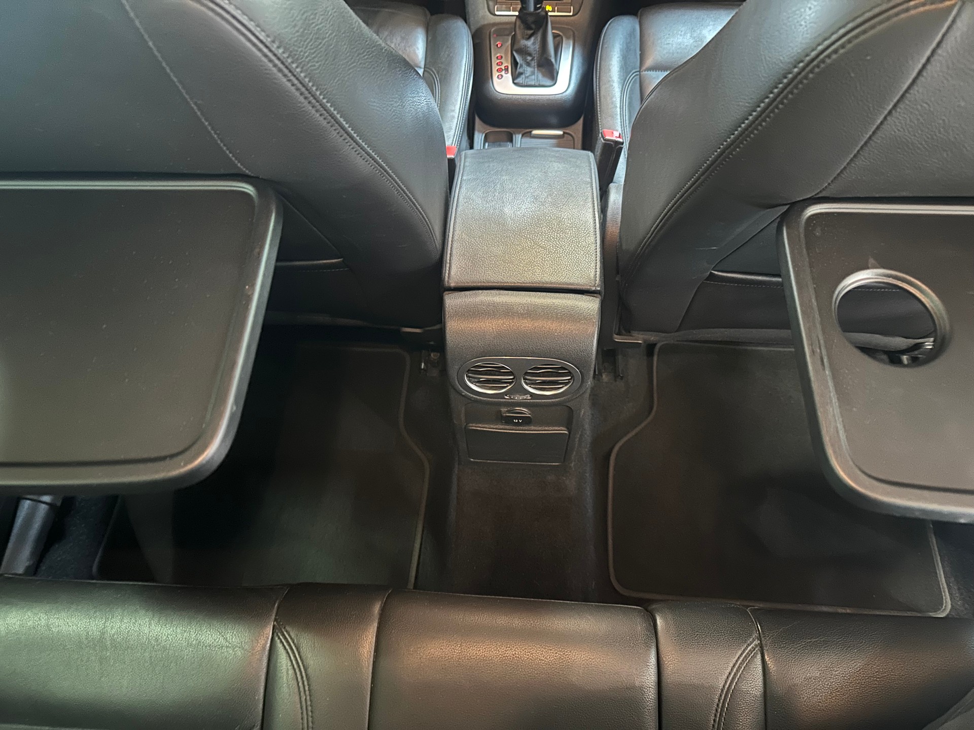 VW Tiguan 2.0 TDI BMT Design 4Motion DSG/Lückenlos VW-servicegepflegt/Äusserst gepflegter Zustand!-image-24