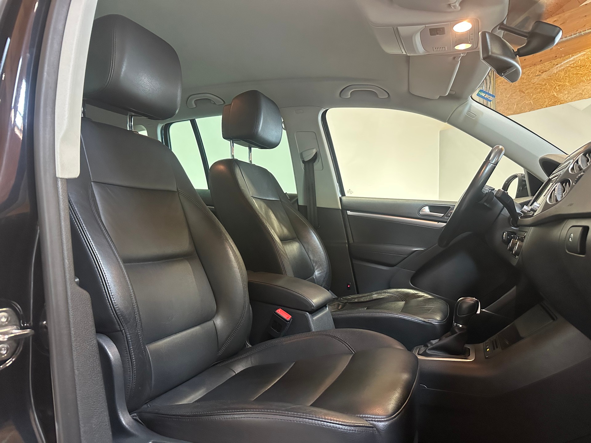 VW Tiguan 2.0 TDI BMT Design 4Motion DSG/Lückenlos VW-servicegepflegt/Äusserst gepflegter Zustand!-image-13