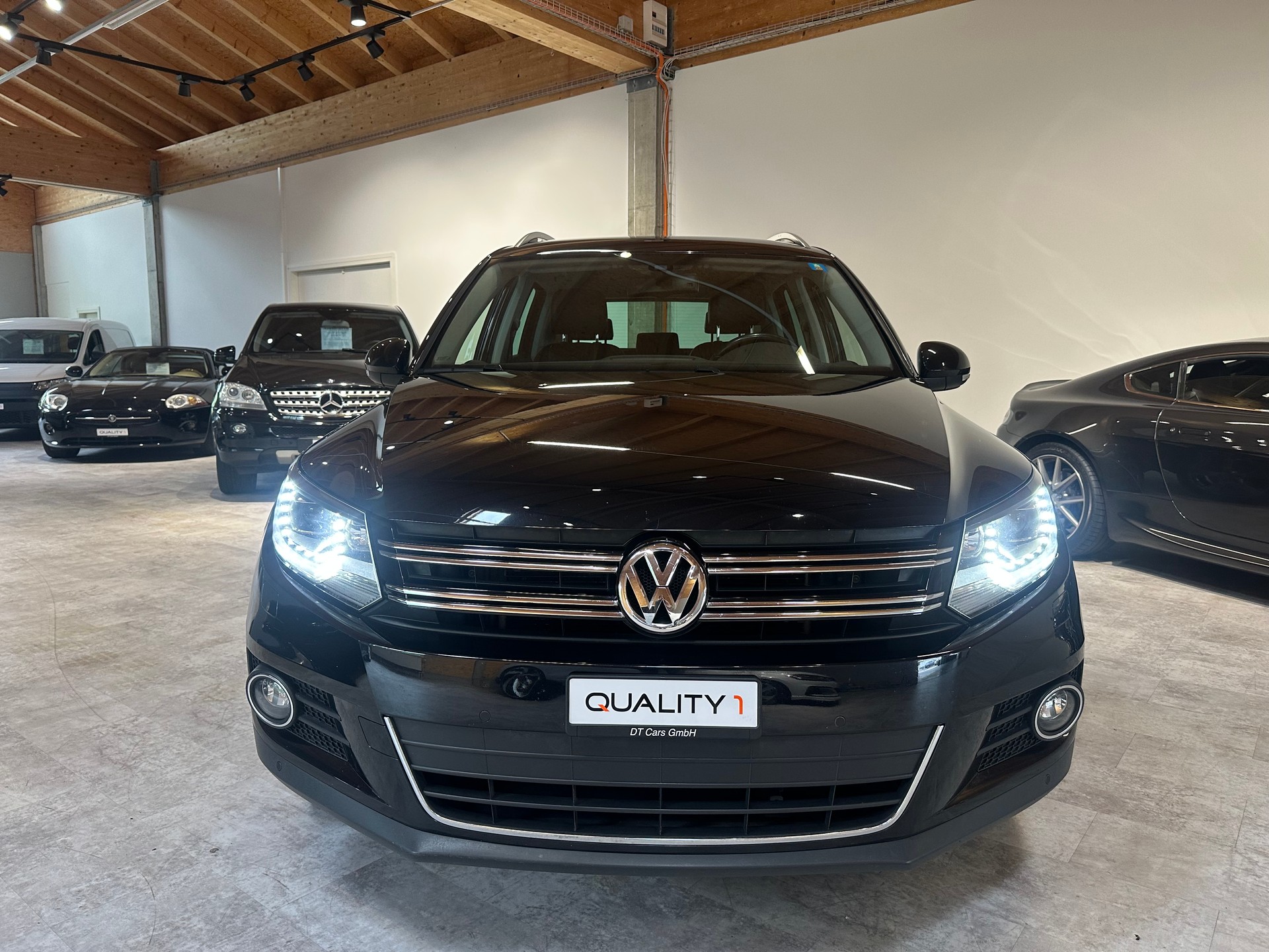 VW Tiguan 2.0 TDI BMT Design 4Motion DSG/Lückenlos VW-servicegepflegt/Äusserst gepflegter Zustand!-showroom-element-1