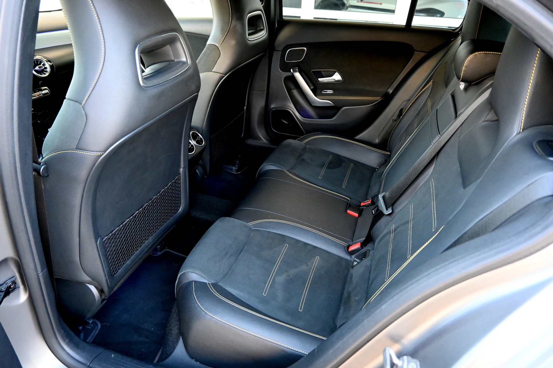 MERCEDES-BENZ A 45 S AMG 4Matic+ Speedshift-image-12