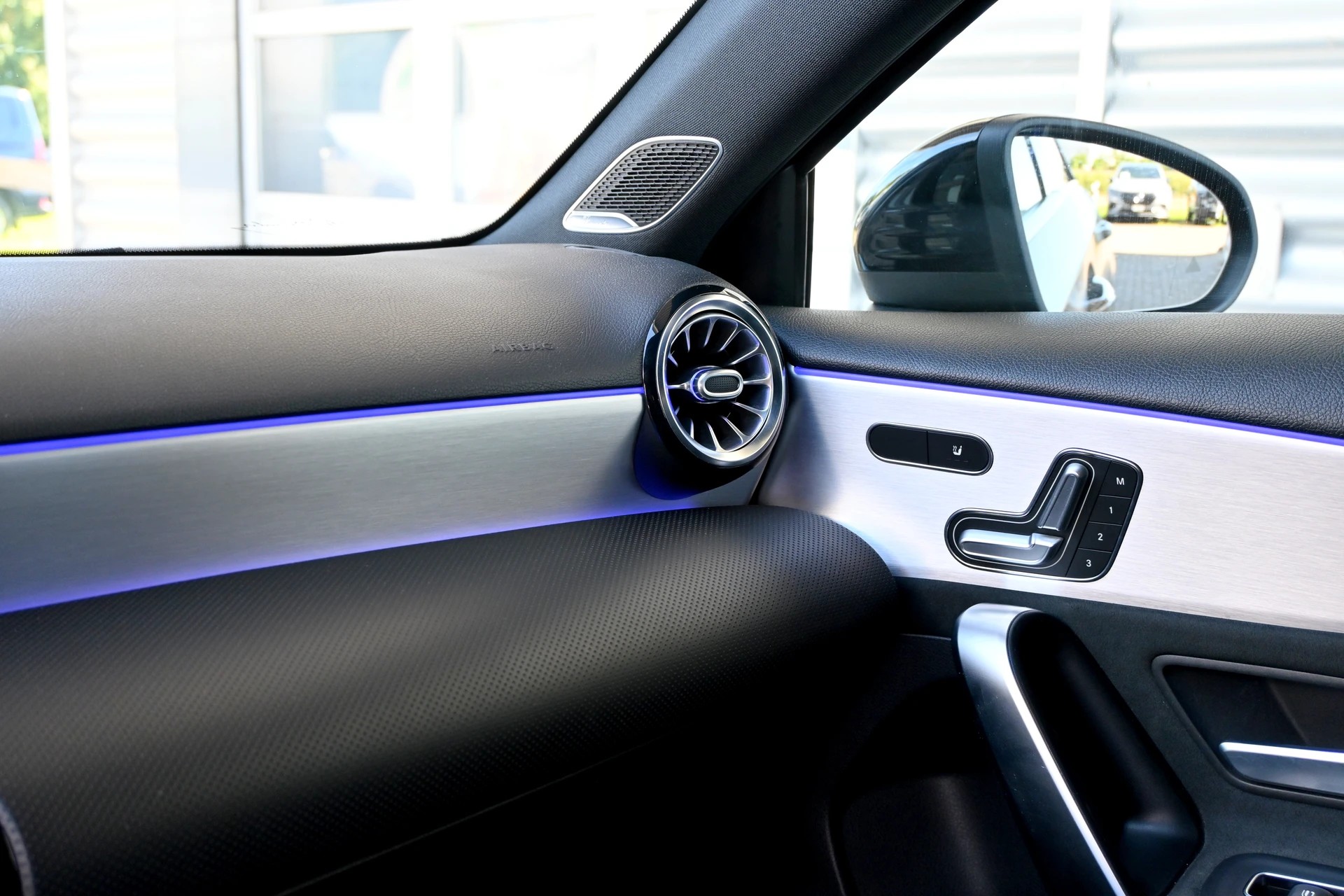 MERCEDES-BENZ A 45 S AMG 4Matic+ Speedshift-image-17