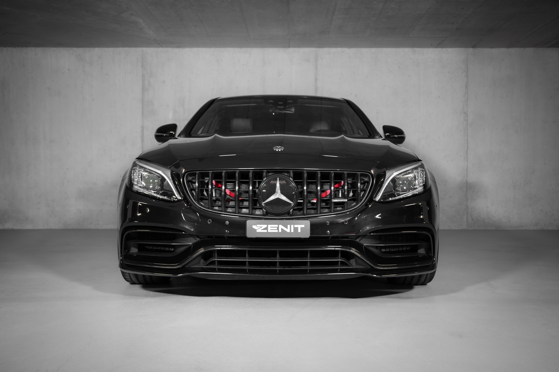 MERCEDES-BENZ C 63 AMG Speedshift-showroom-element-2