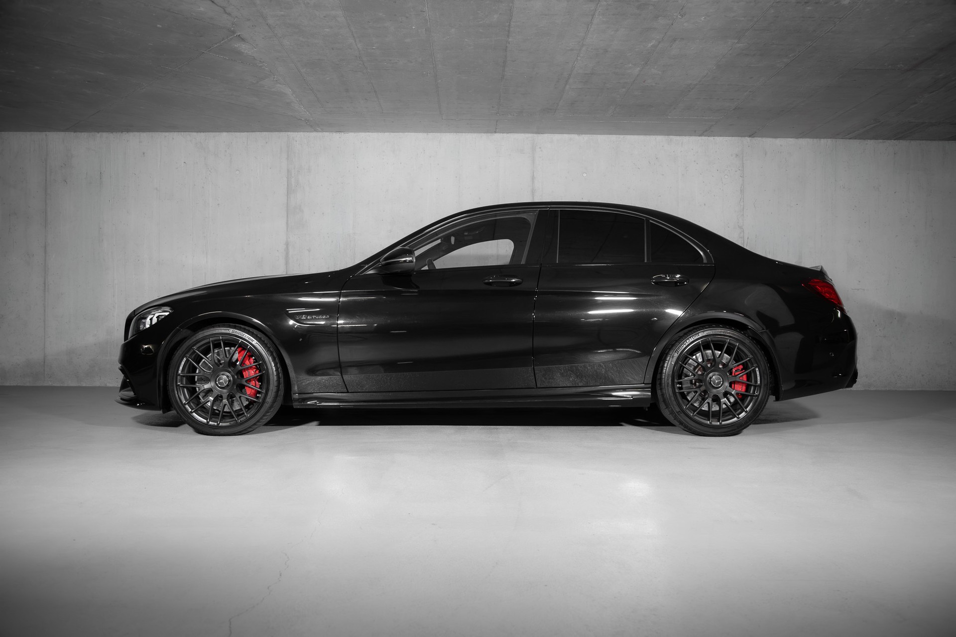 MERCEDES-BENZ C 63 AMG Speedshift-showroom-element-1