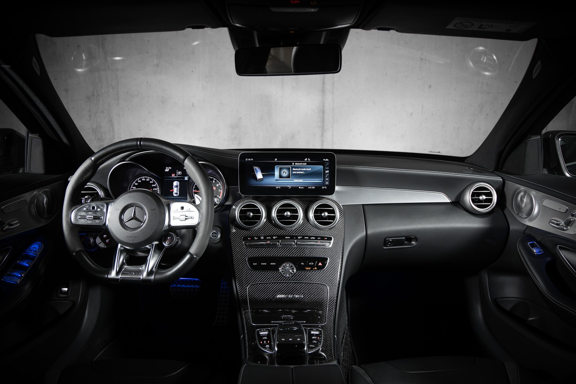 MERCEDES-BENZ C 63 AMG Speedshift-image-25