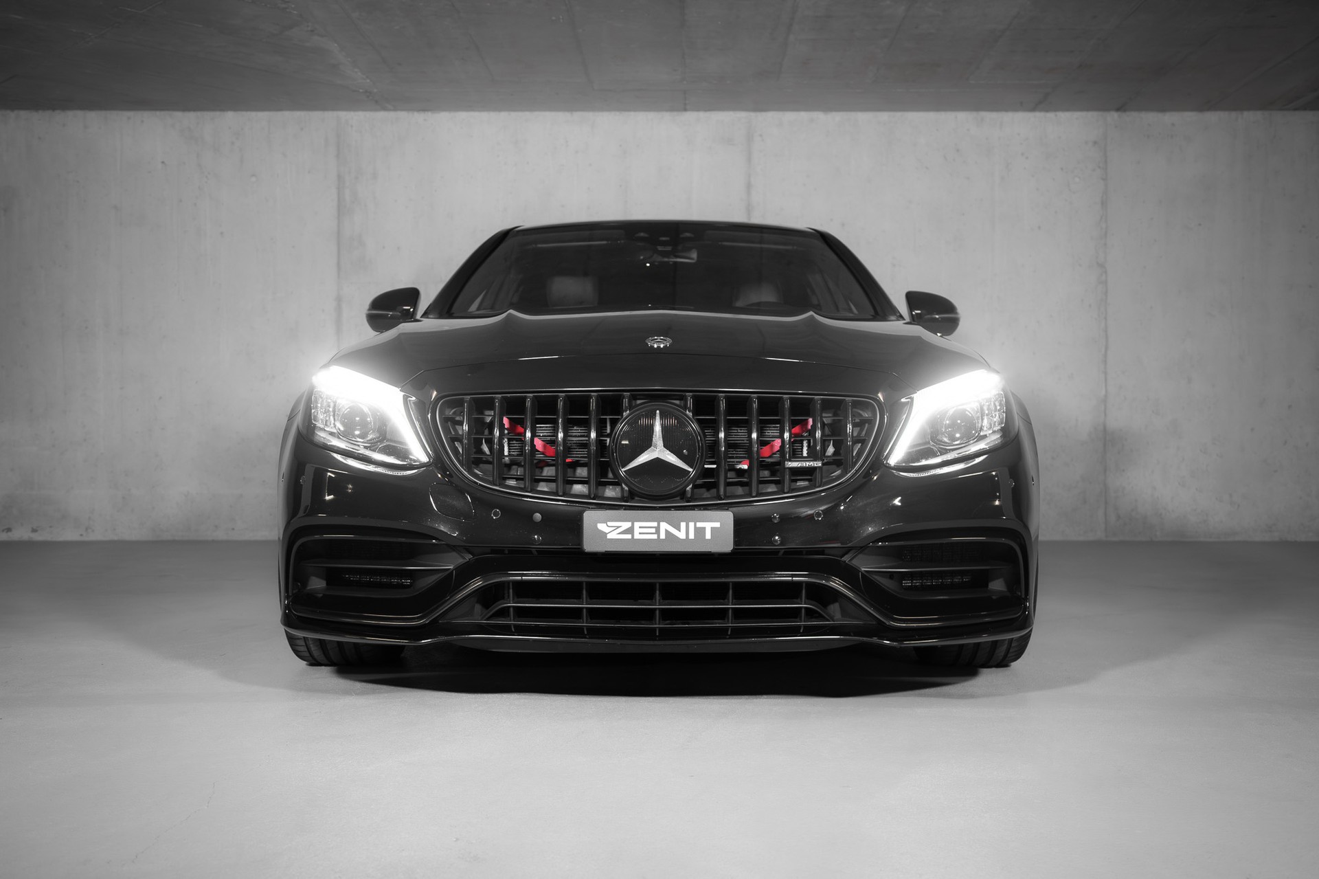 MERCEDES-BENZ C 63 AMG Speedshift-showroom-element-3