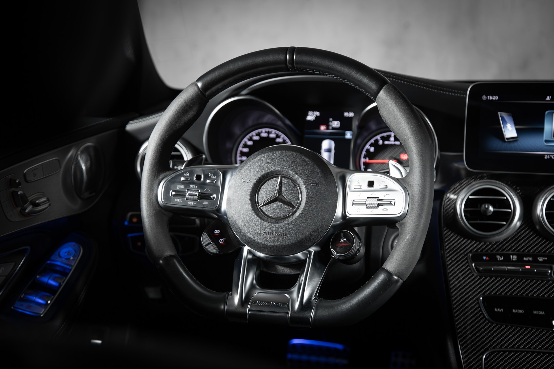 MERCEDES-BENZ C 63 AMG Speedshift-image-15