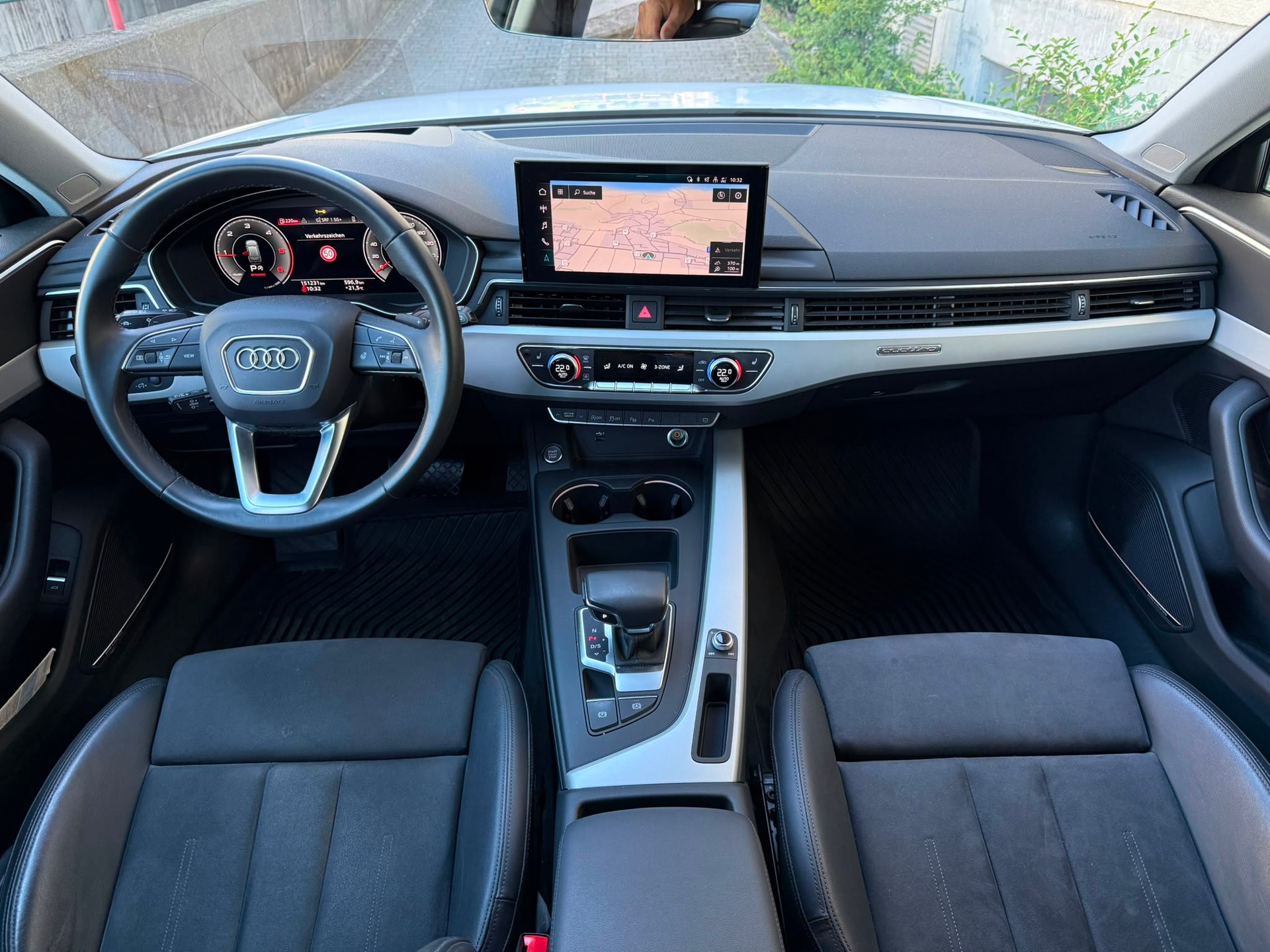 AUDI A4 Avant 40 TDI Attraction quattro S-tronic-image-9