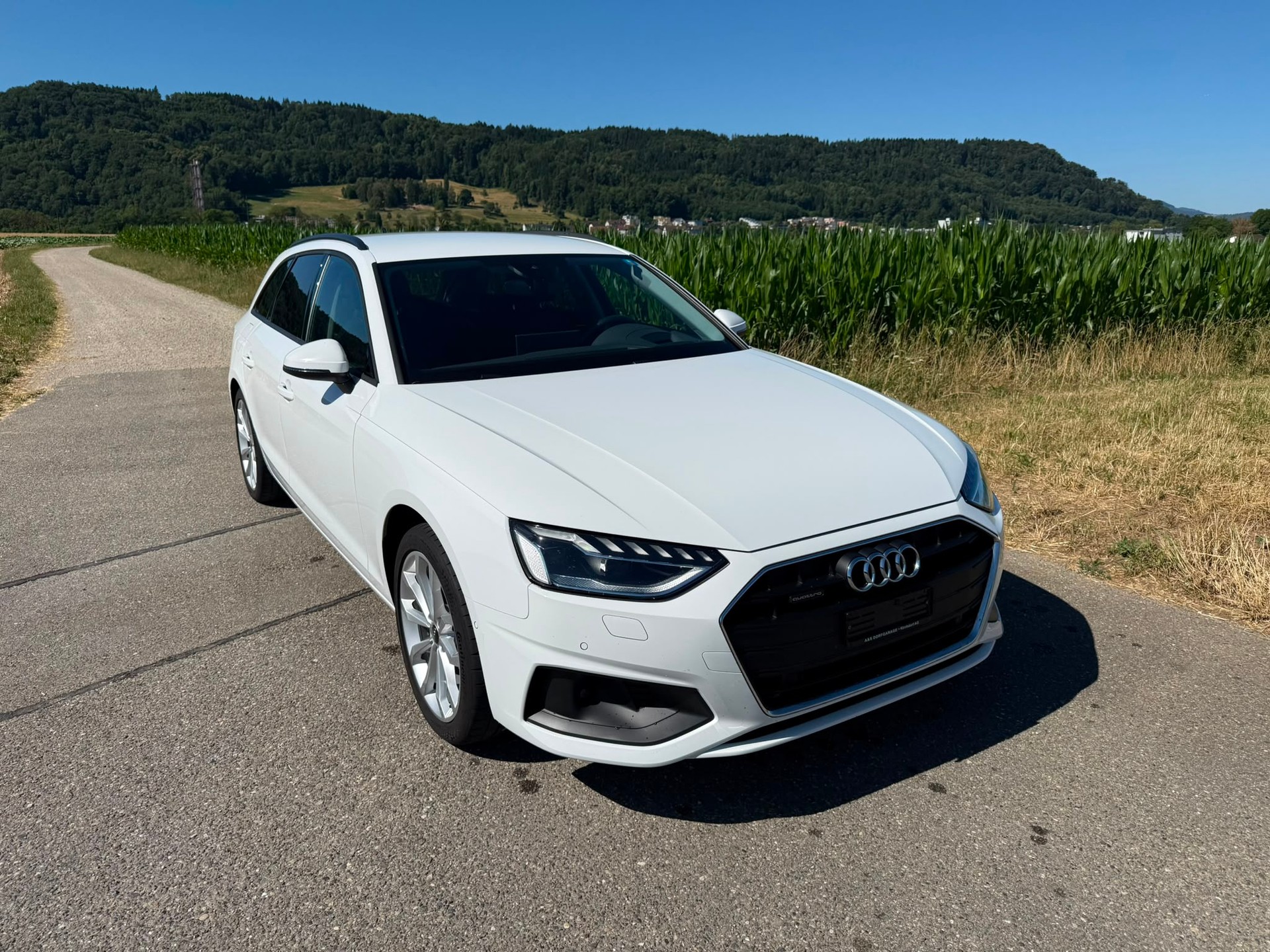 AUDI A4 Avant 40 TDI Attraction quattro S-tronic-image-6