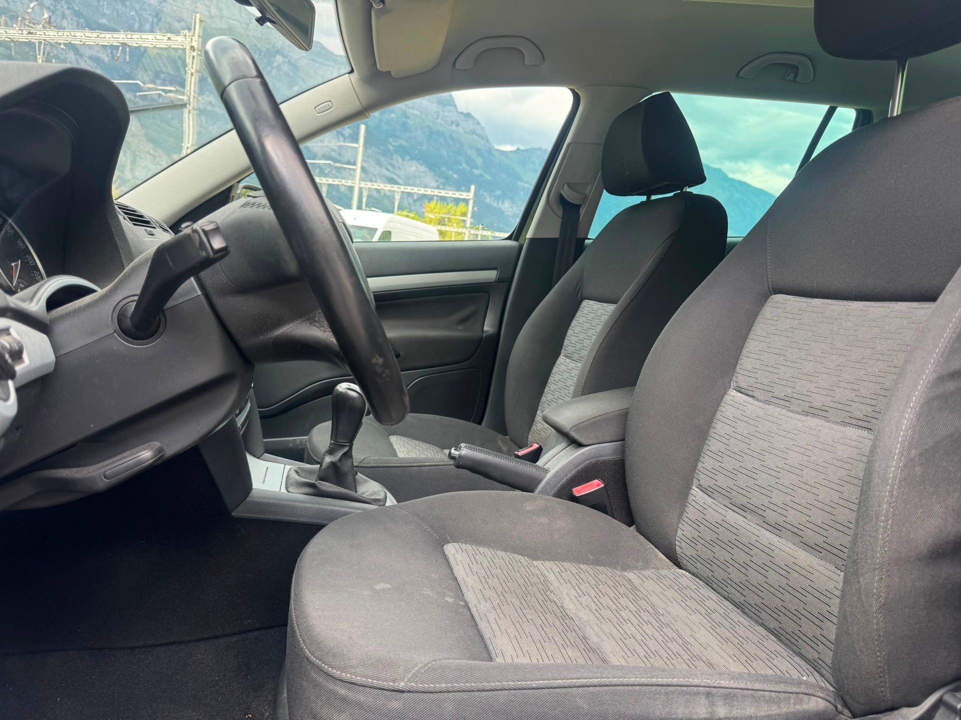 SKODA Octavia Combi 1.8 TSI Adventure 4x4-image-13