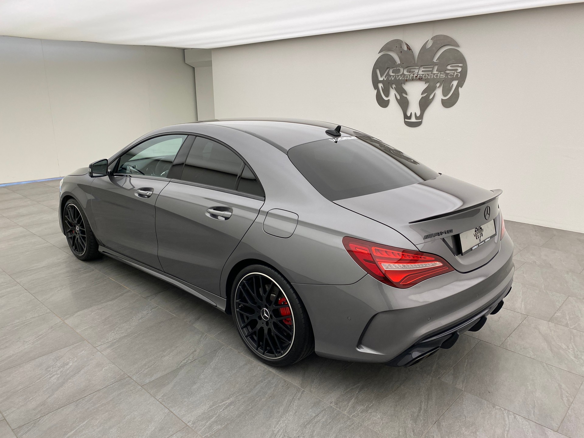 MERCEDES-BENZ CLA45 AMG 4M-image-5