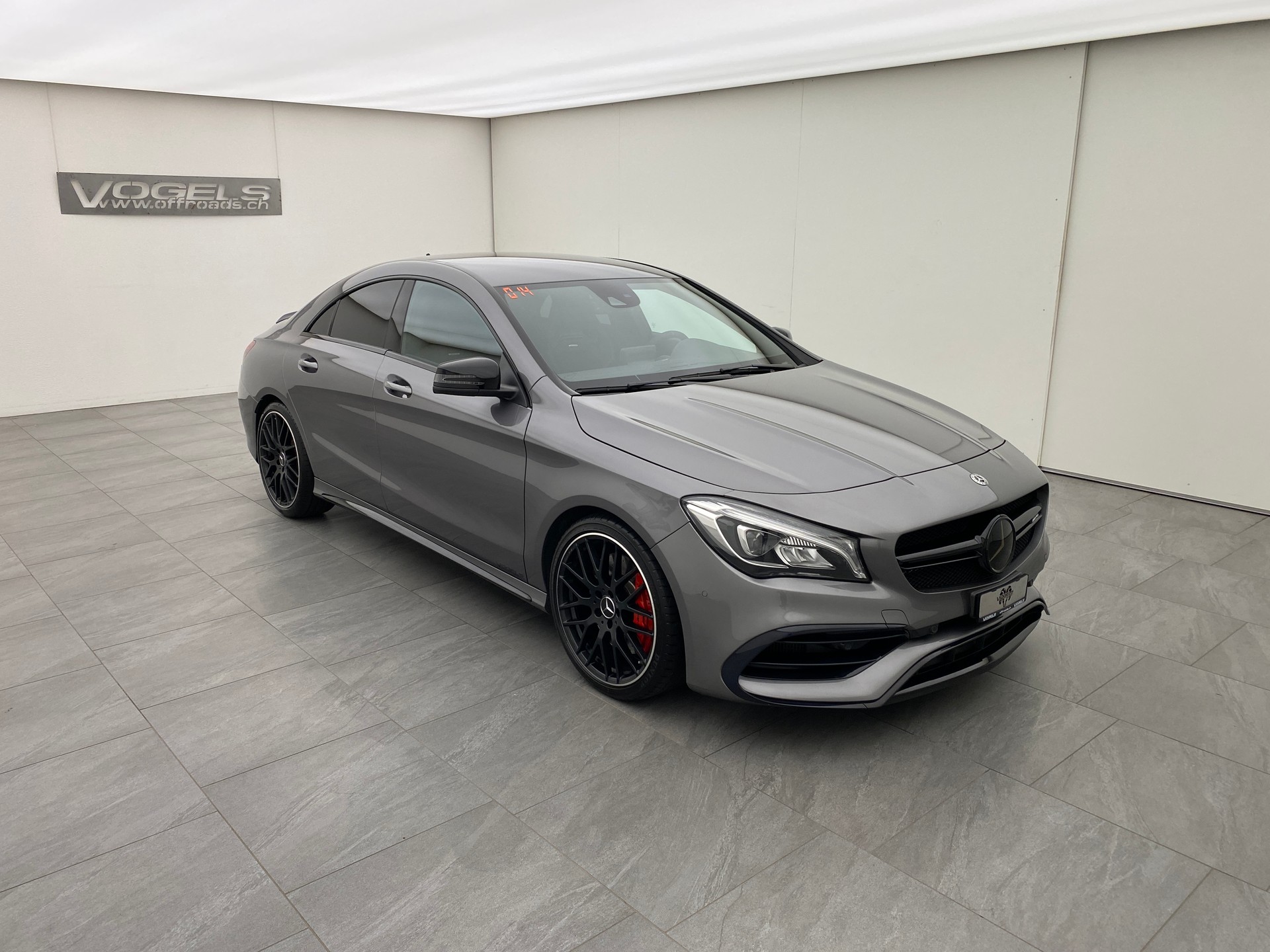 MERCEDES-BENZ CLA45 AMG 4M-showroom-element-2