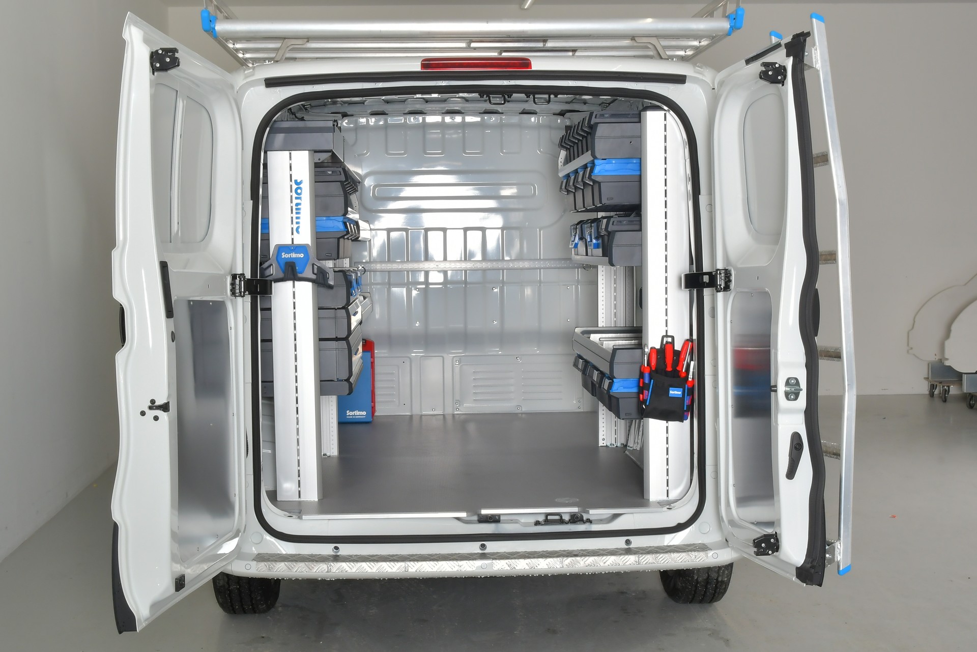 MAXUS eDeliver 5 L1 64kWh-showroom-element-2