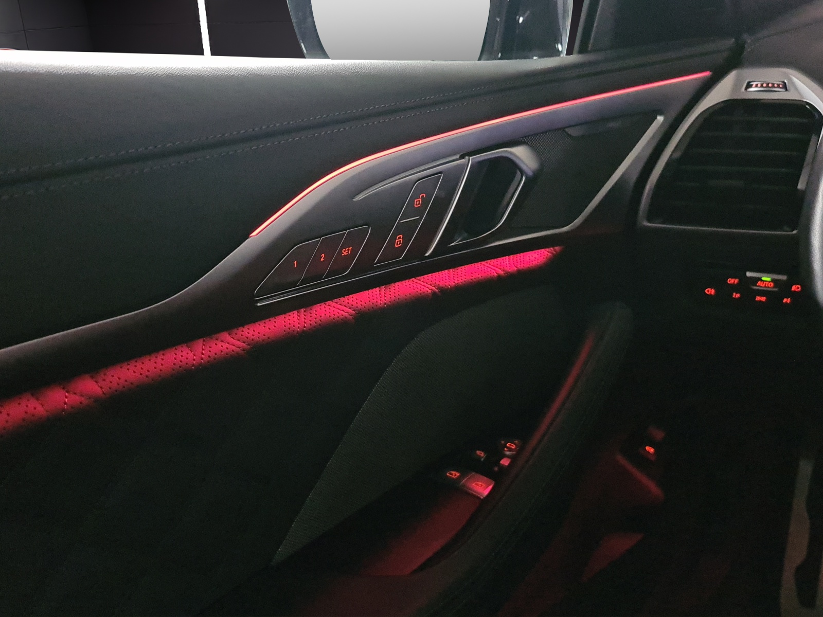 BMW M8 xDrive M Competition Steptronic 5 Jahre Garantie & Gratis Service BMW Schweiz-image-12