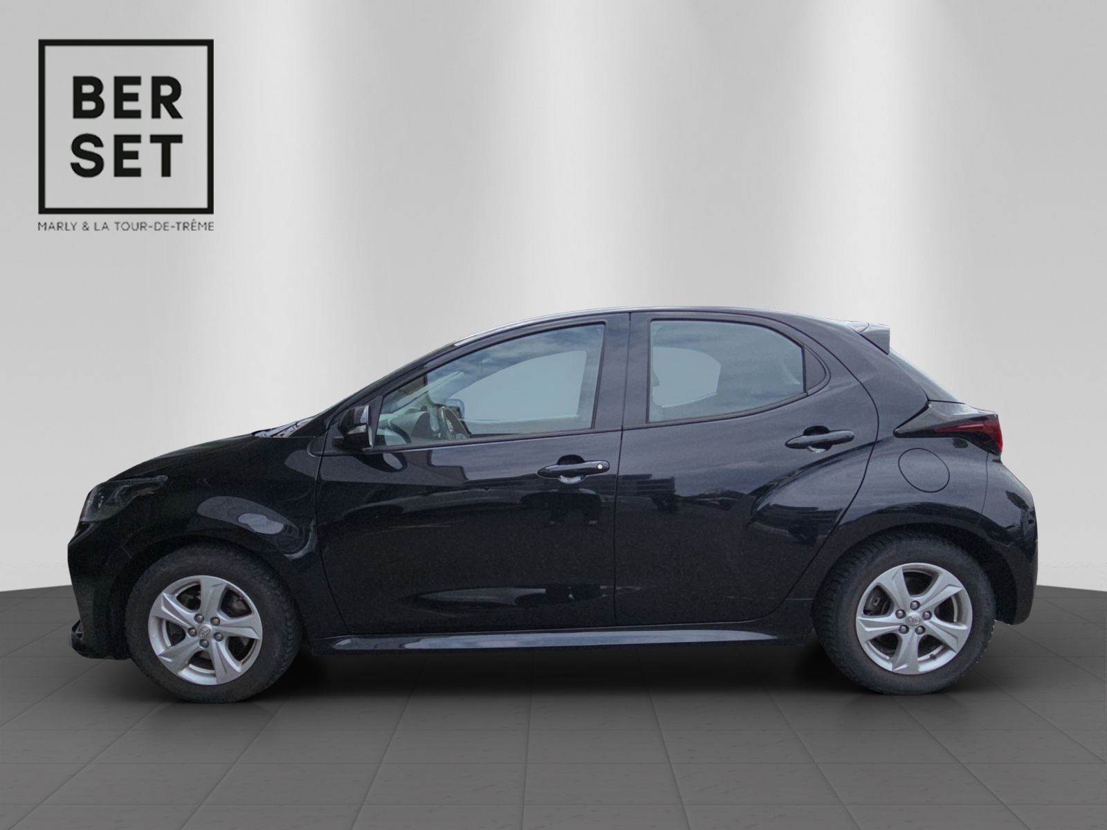 TOYOTA Yaris 1.5 VVT-i HSD Trend-showroom-element-1