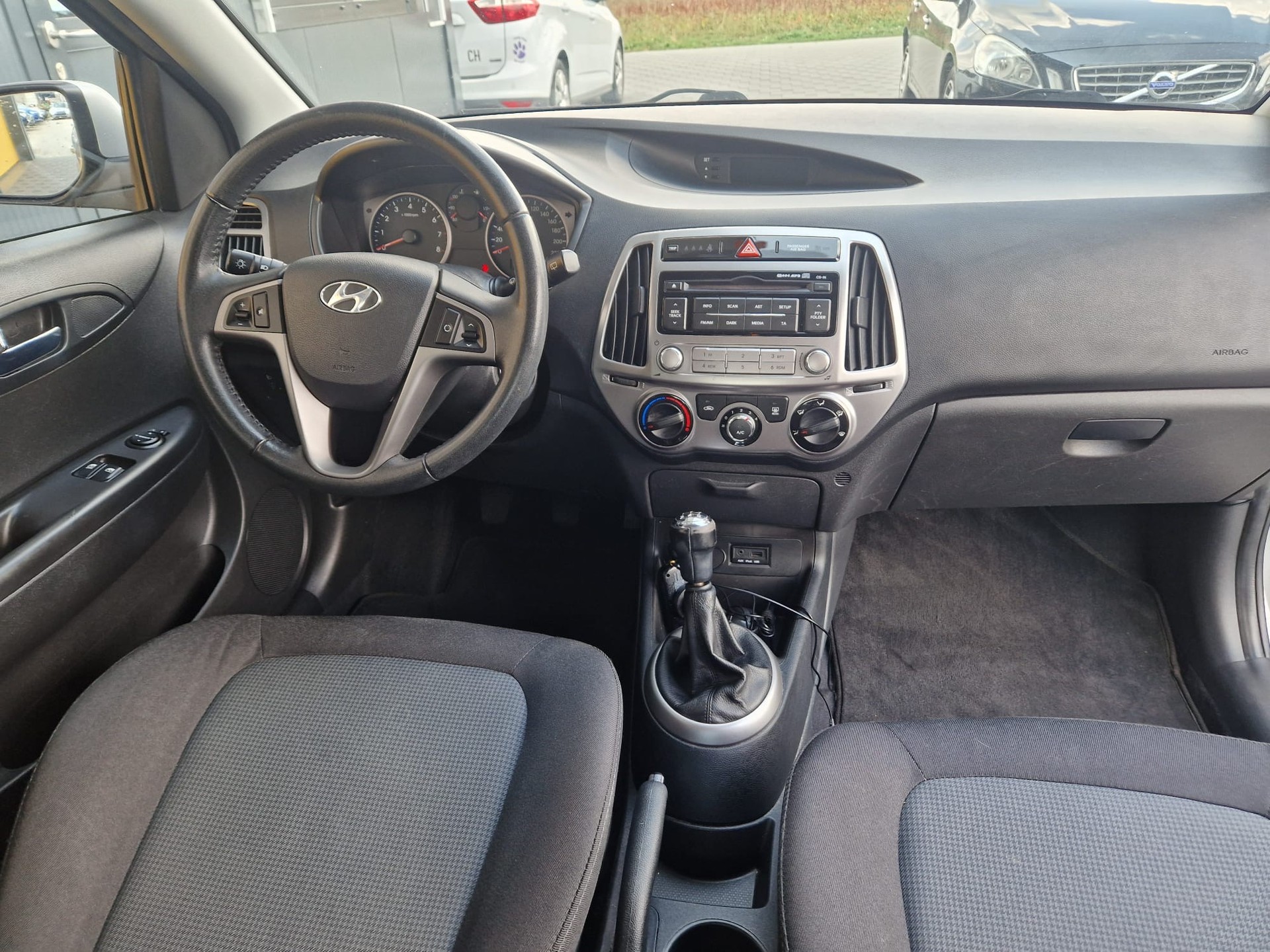 HYUNDAI i20 1.2 Comfort-image-7
