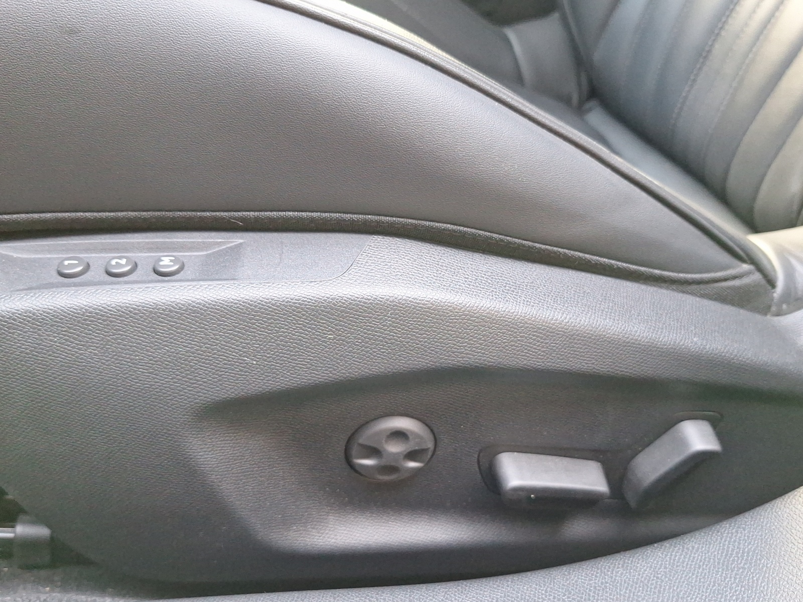 DS AUTOMOBILES 4 1.6 PureTech Rivoli-image-19