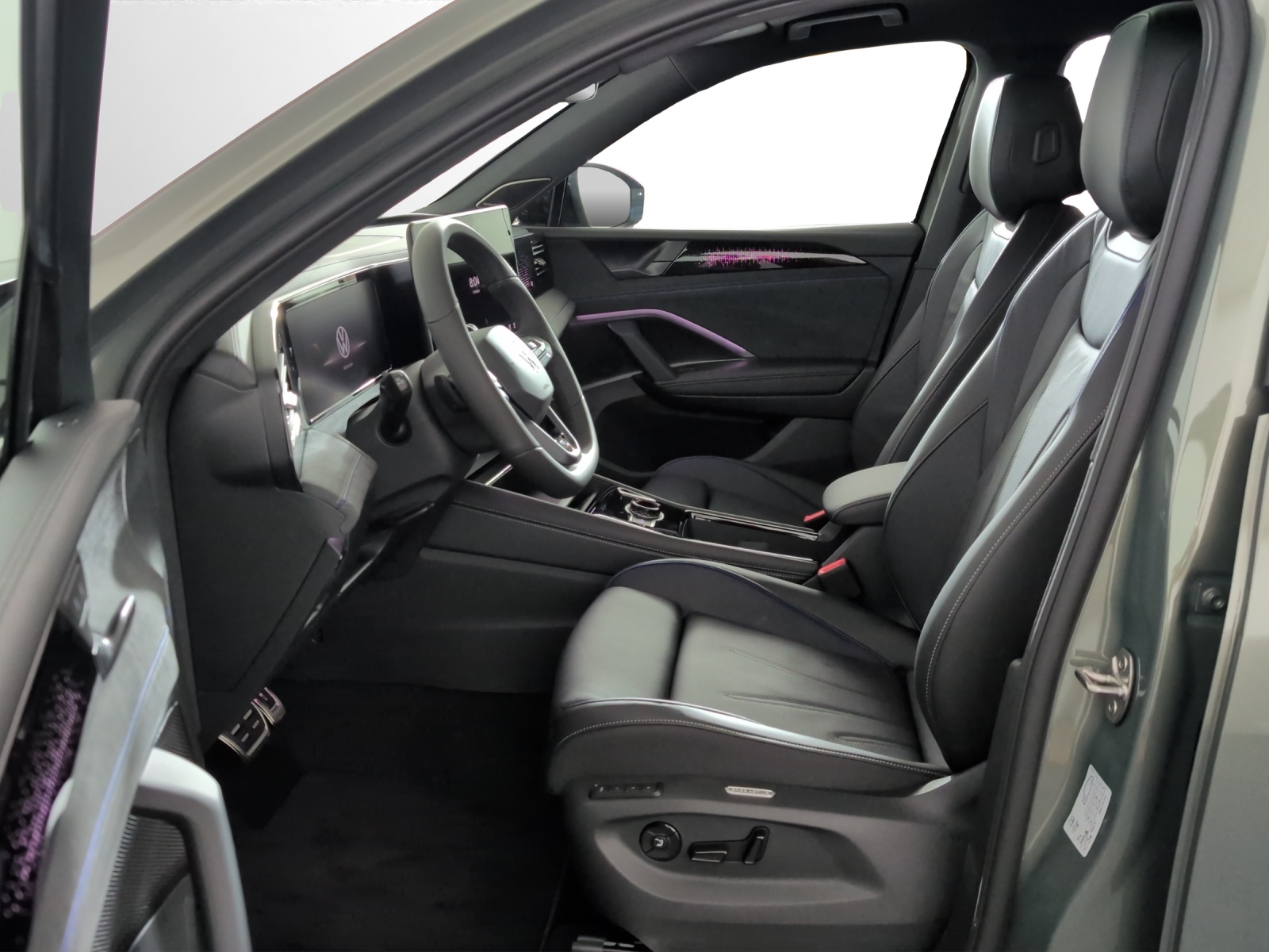 VW Tiguan 2.0 TSI DSG R-Line Plus 4Motion-image-5