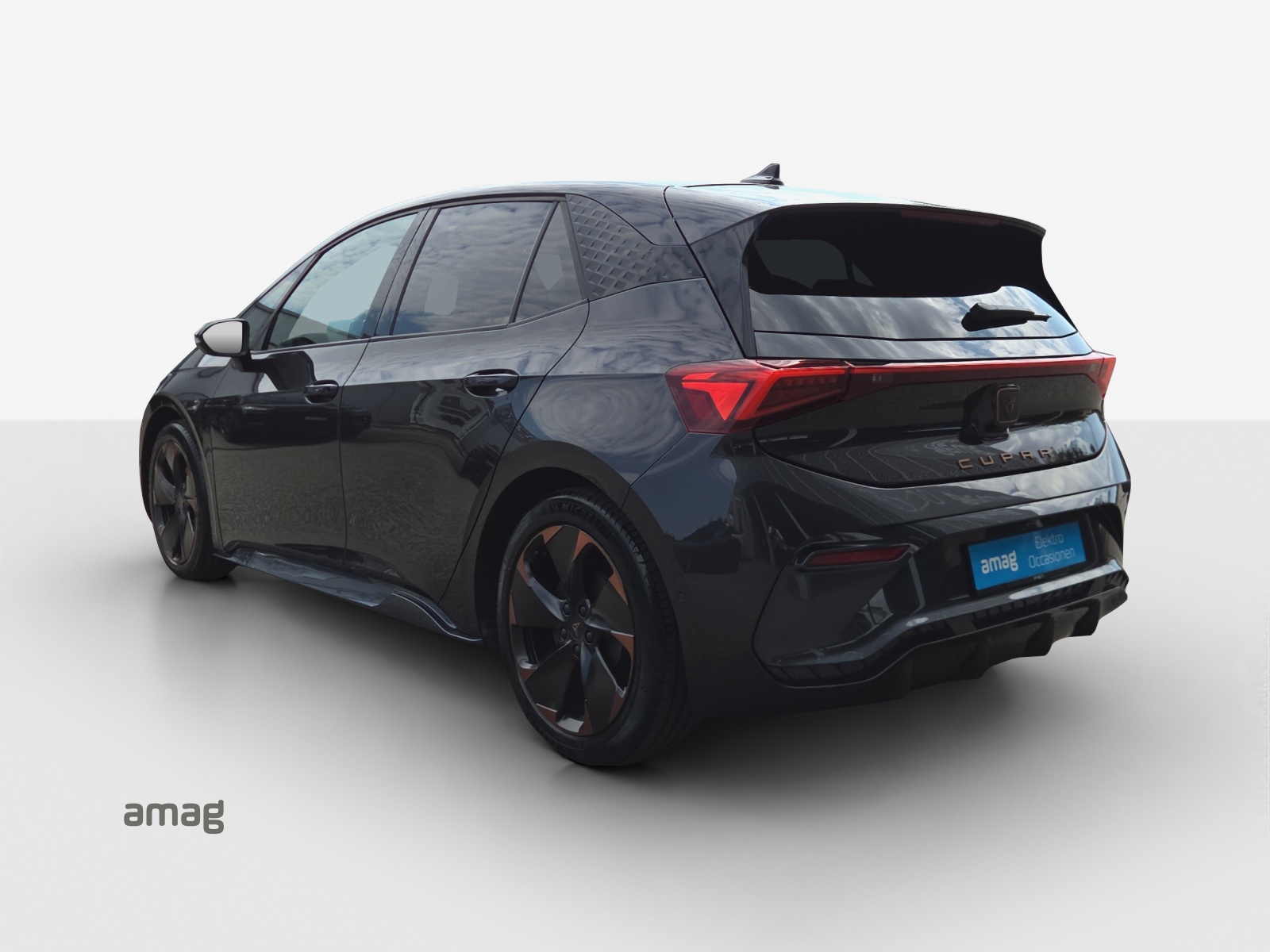 CUPRA Born 58 kWh-showroom-element-2