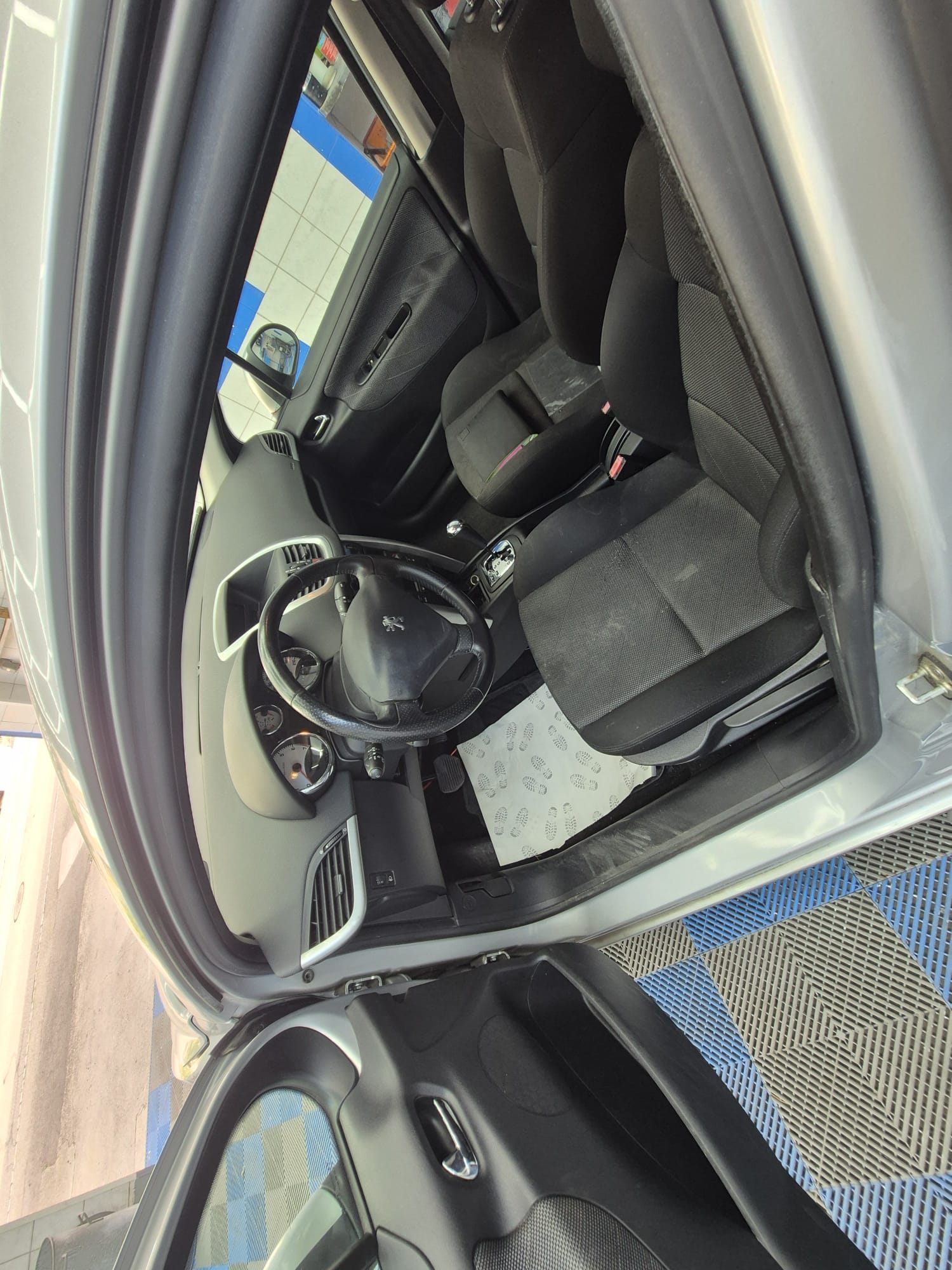 PEUGEOT 207 1.6 16V Black&Silver-image-12