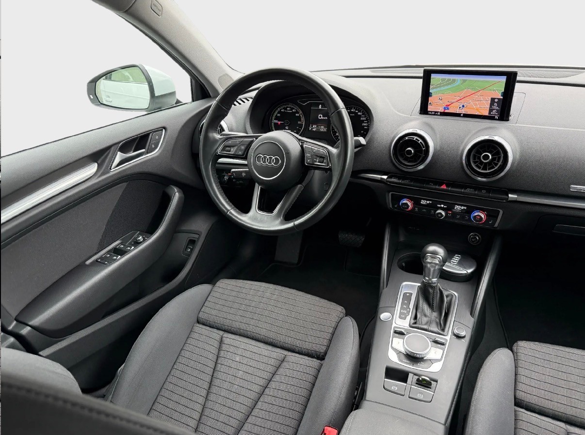 AUDI A3 Sportback 1.4 e-tron Sport S-tronic-image-10