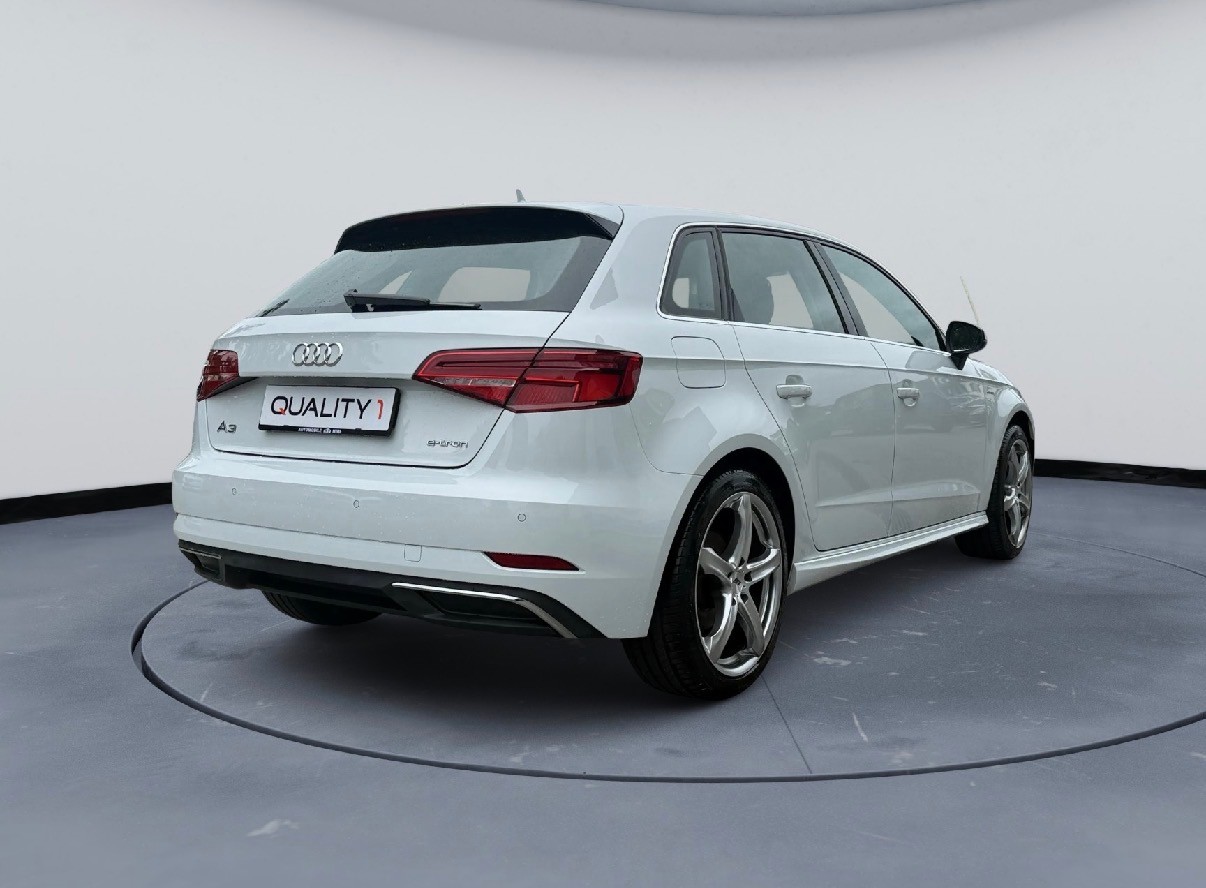 AUDI A3 Sportback 1.4 e-tron Sport S-tronic-image-4