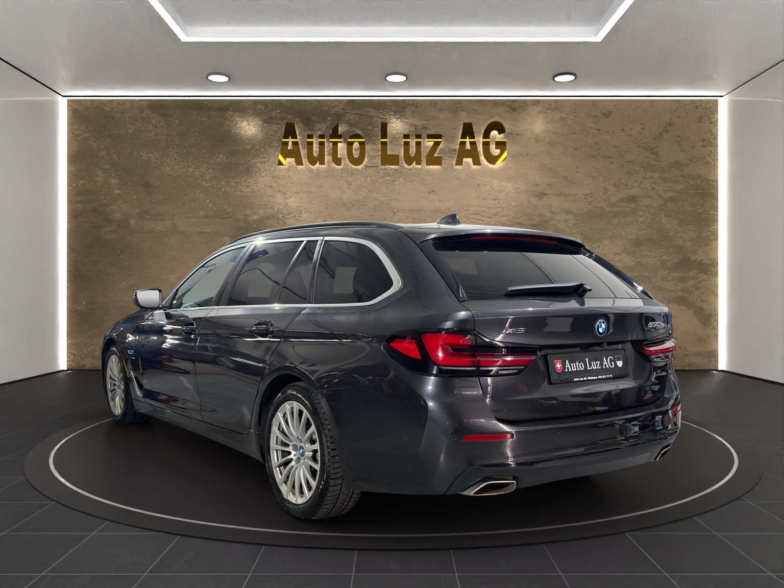 BMW 530e xDrive Touring Steptronic-image-4
