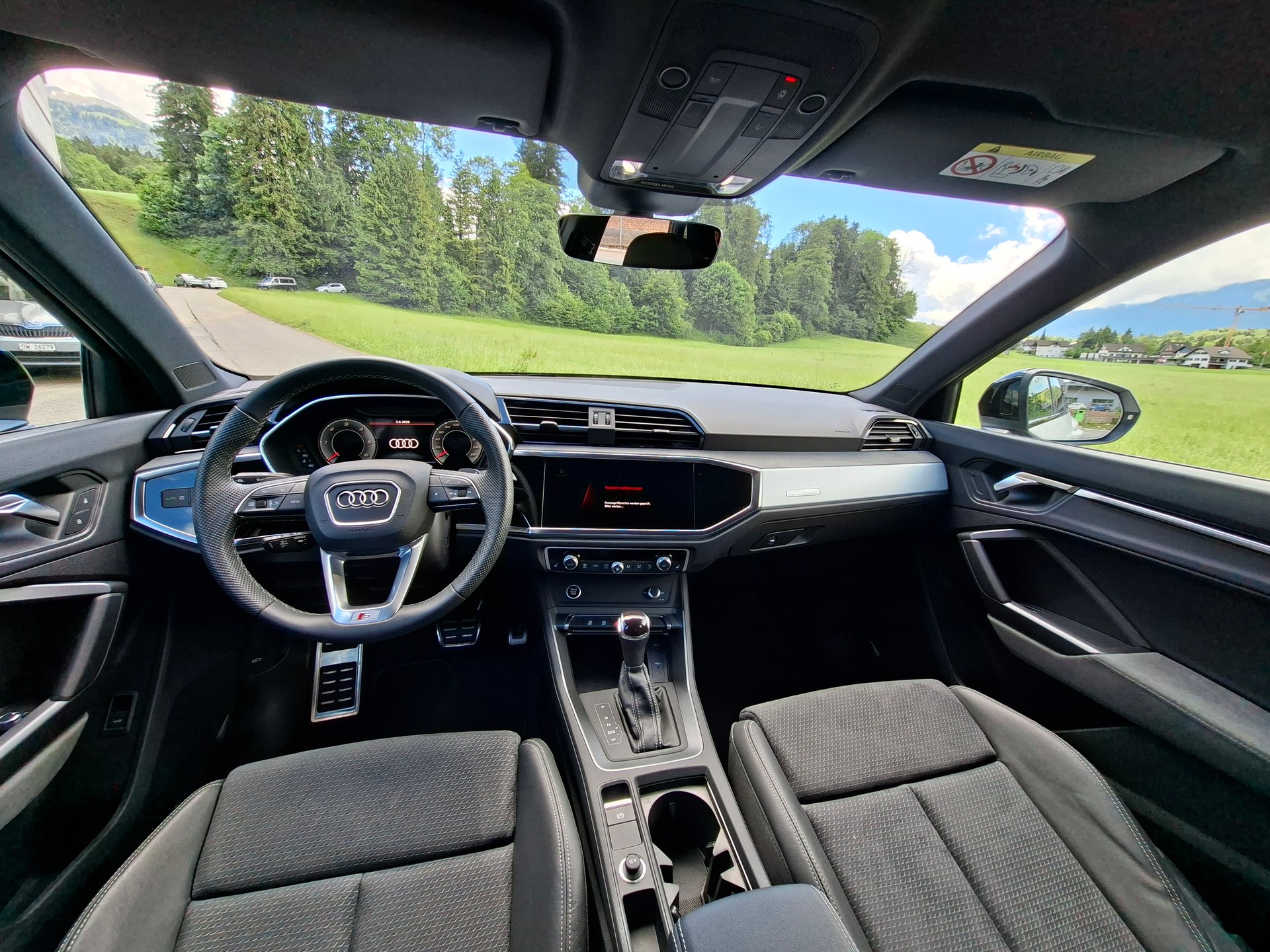AUDI Q3 40 TDI S line quattro S-tronic *AHK+8-fach bereift*-image-9