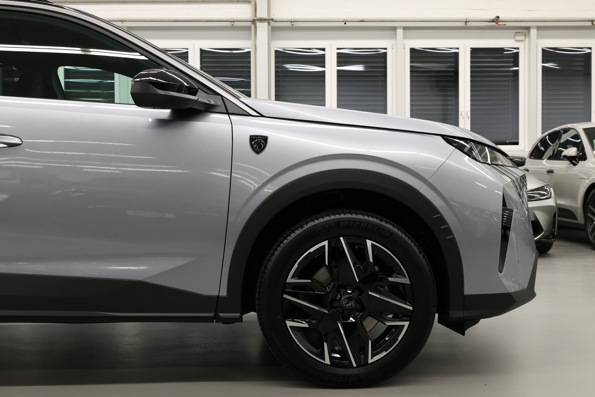 PEUGEOT 5008 1.2 Hybrid GT-image-6
